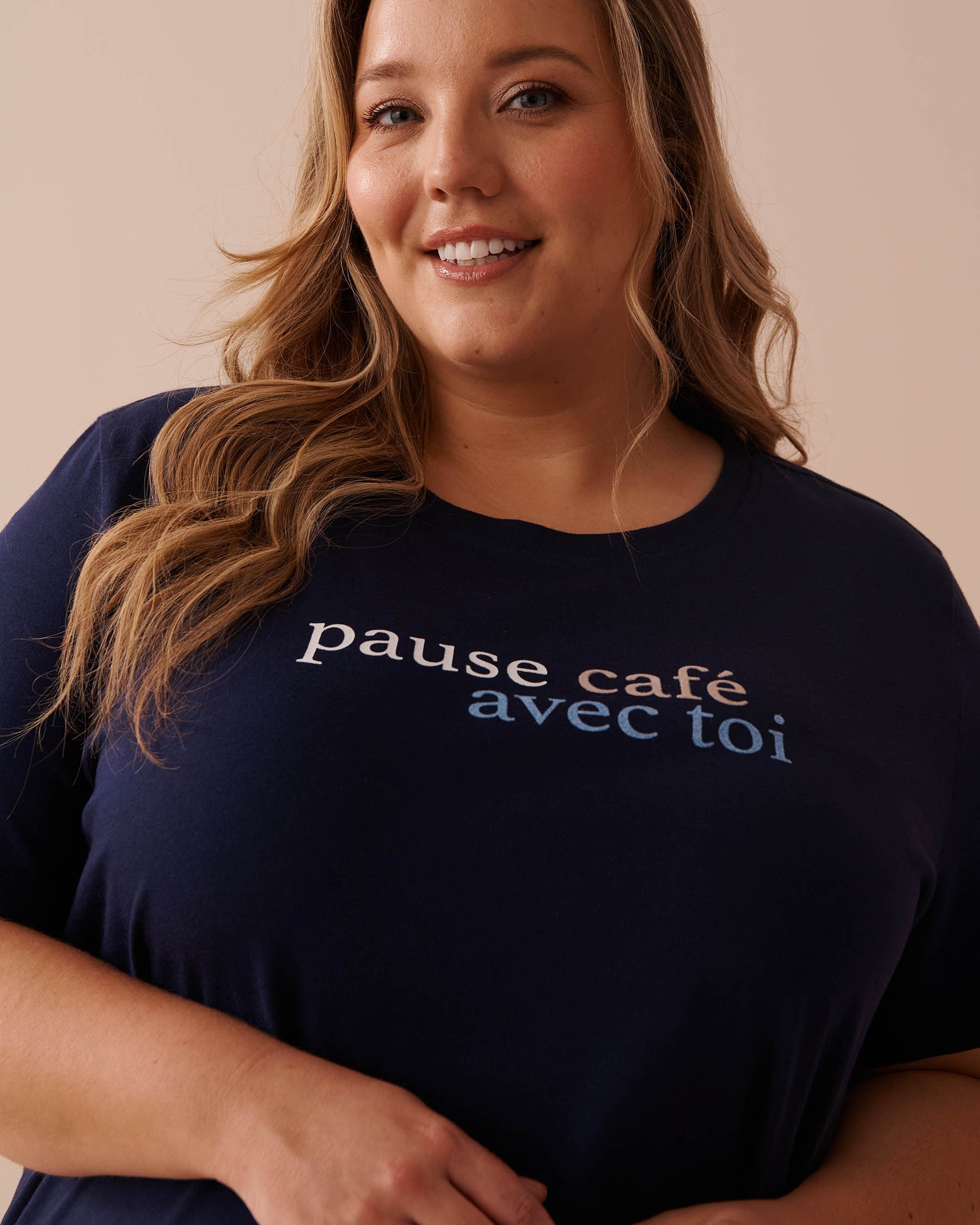 LA VIE EN ROSE T-shirt en coton Bleu nuit 40100614 - Voir3