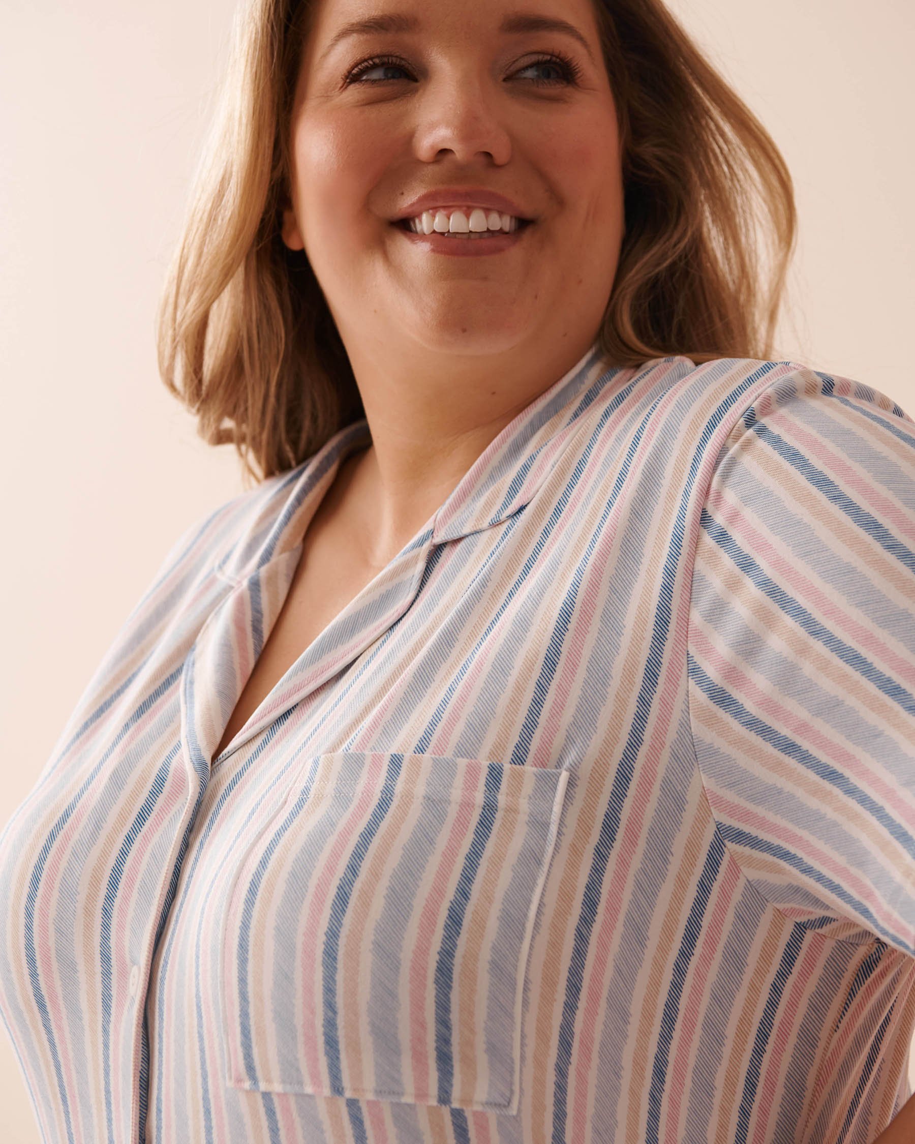 LA VIE EN ROSE Soothing Stripes Super Soft Button-down Shirt Soothing Stripes 40100622 - View3