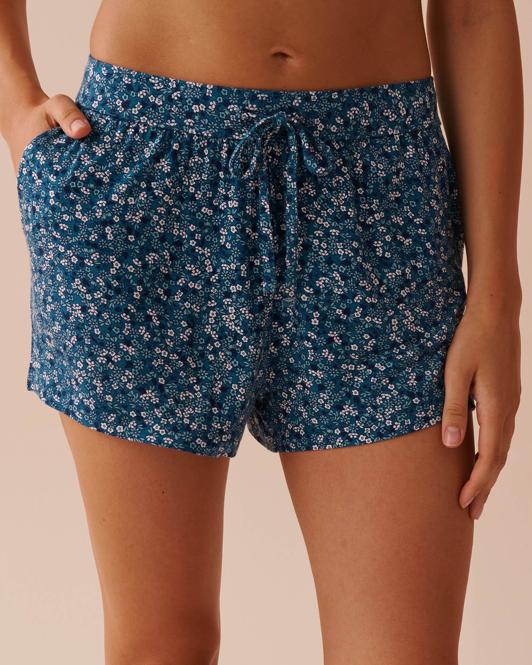 LA VIE EN ROSE Soft Jersey Shorts Ditsy Blue Flowers 40200618 - View1