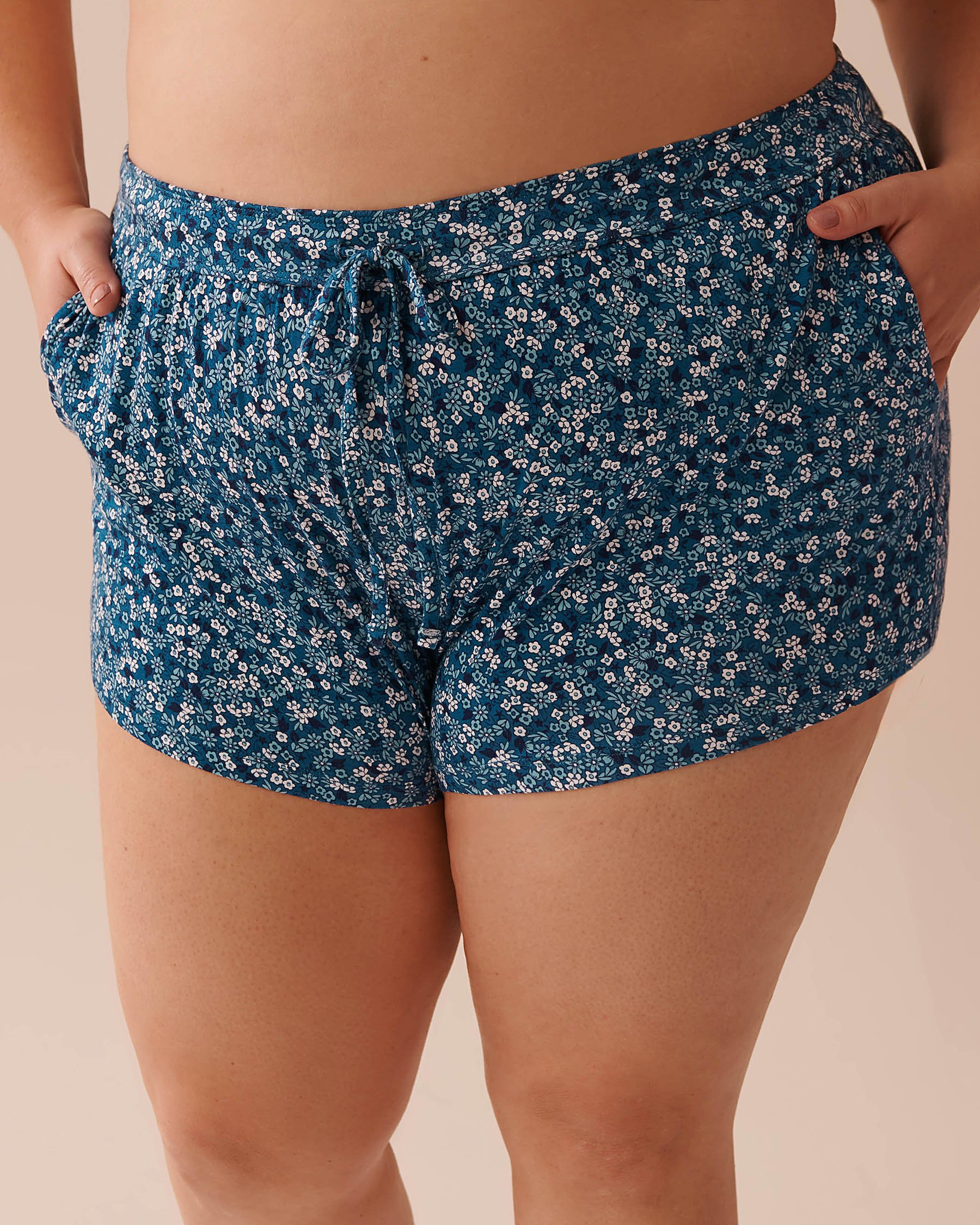 LA VIE EN ROSE Soft Jersey Shorts Ditsy Blue Flowers 40200618 - View3