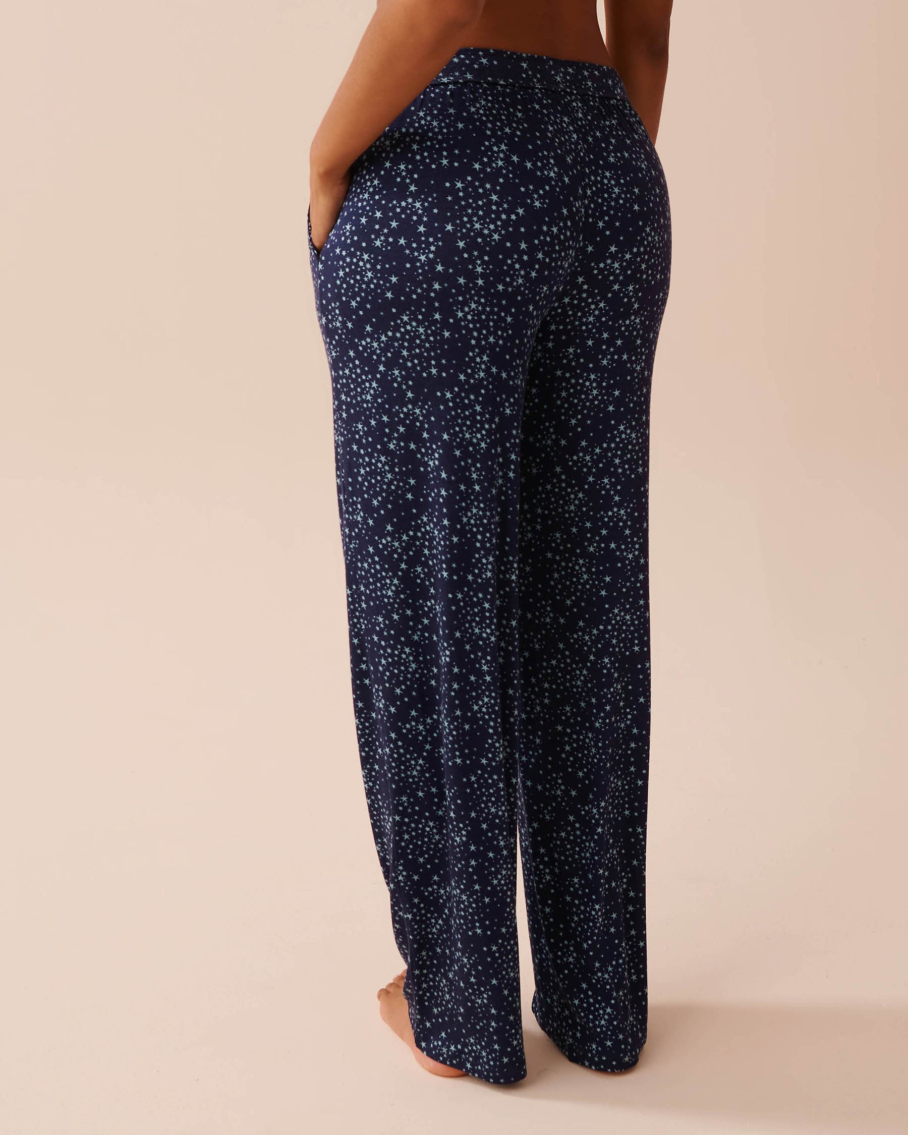 LA VIE EN ROSE Pantalon de pyjama en jersey doux Petites étoiles bleues 40200621 - Voir2