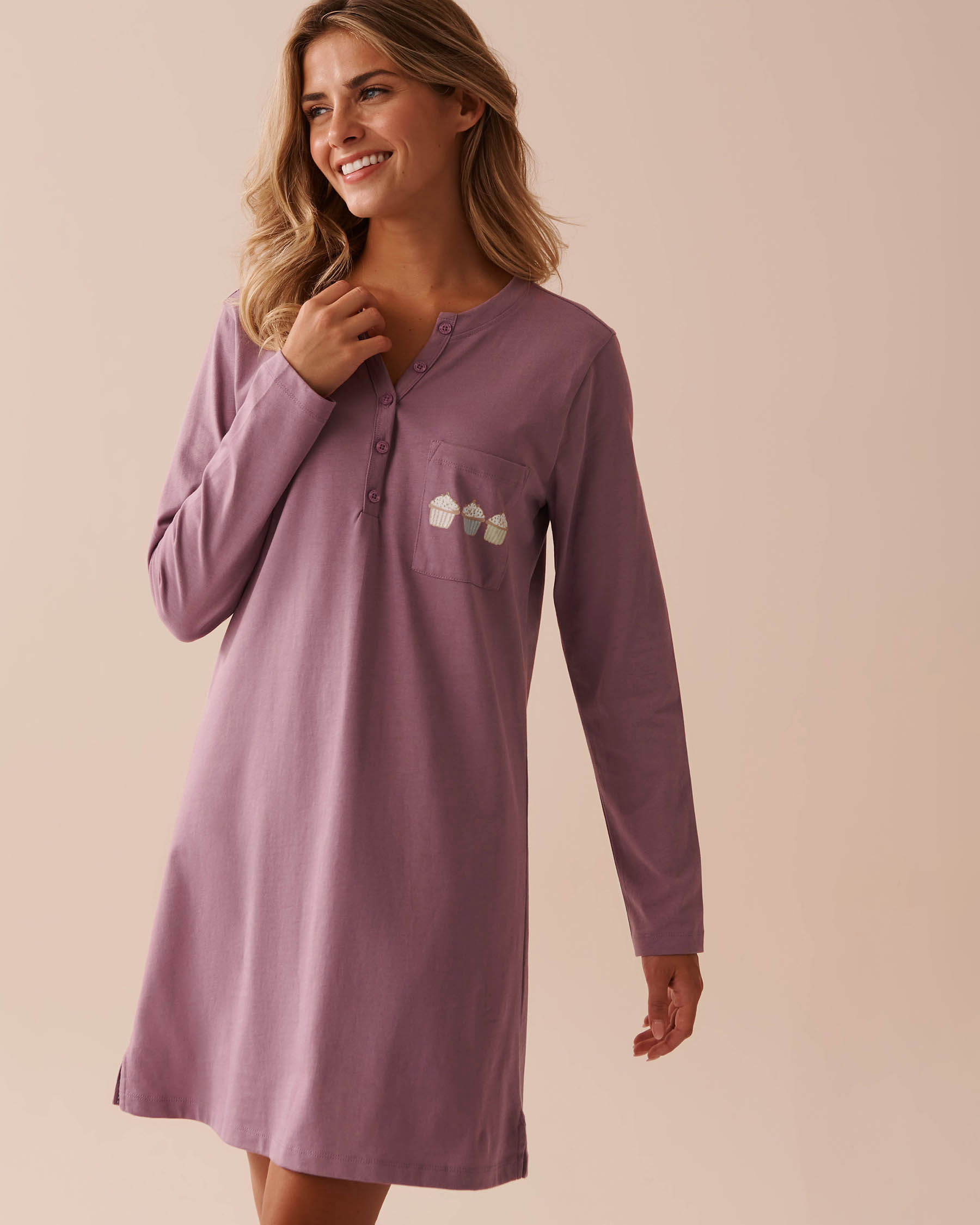 LA VIE EN ROSE Chemise de nuit en coton à imprimé cupcake Orchidée 40500377 - Voir1