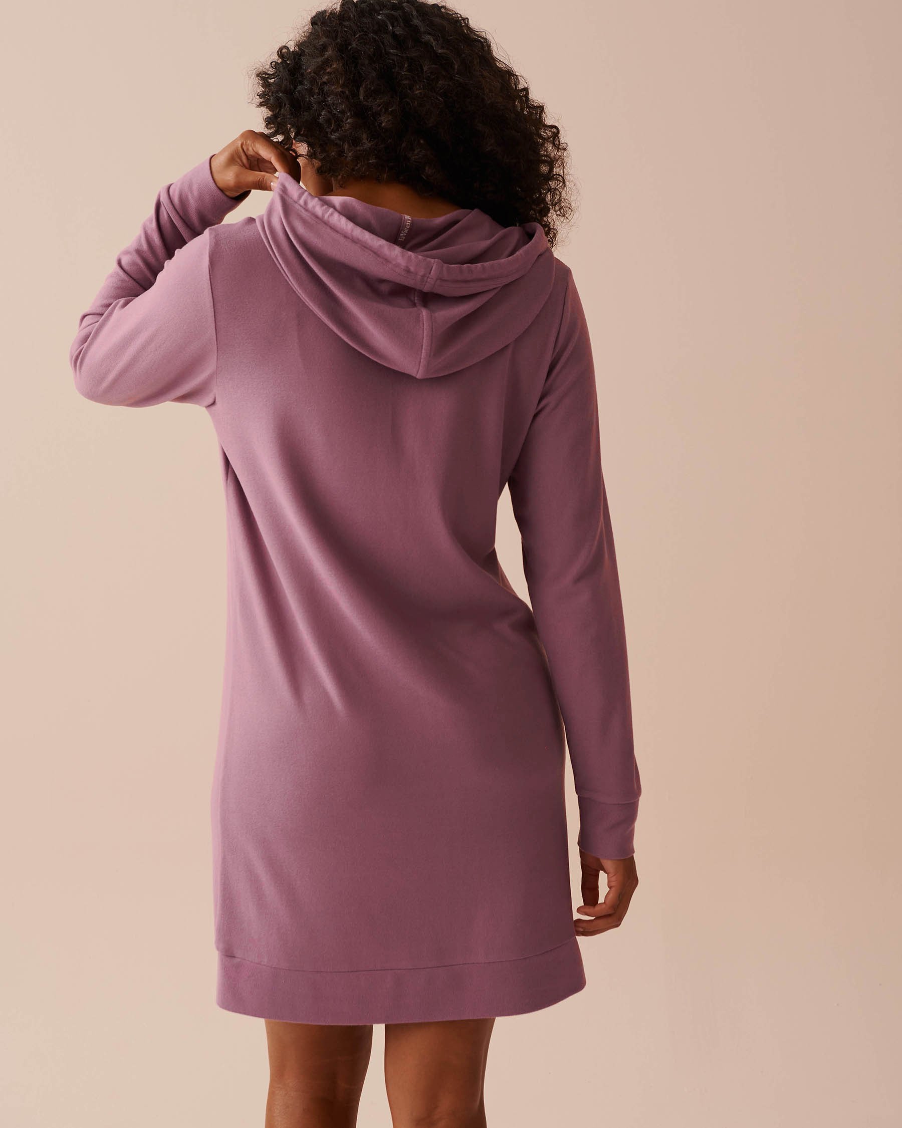 LA VIE EN ROSE Chemise de nuit à capuche en fibres recyclées imprimé cupcake Orchidée 40500378 - Voir2