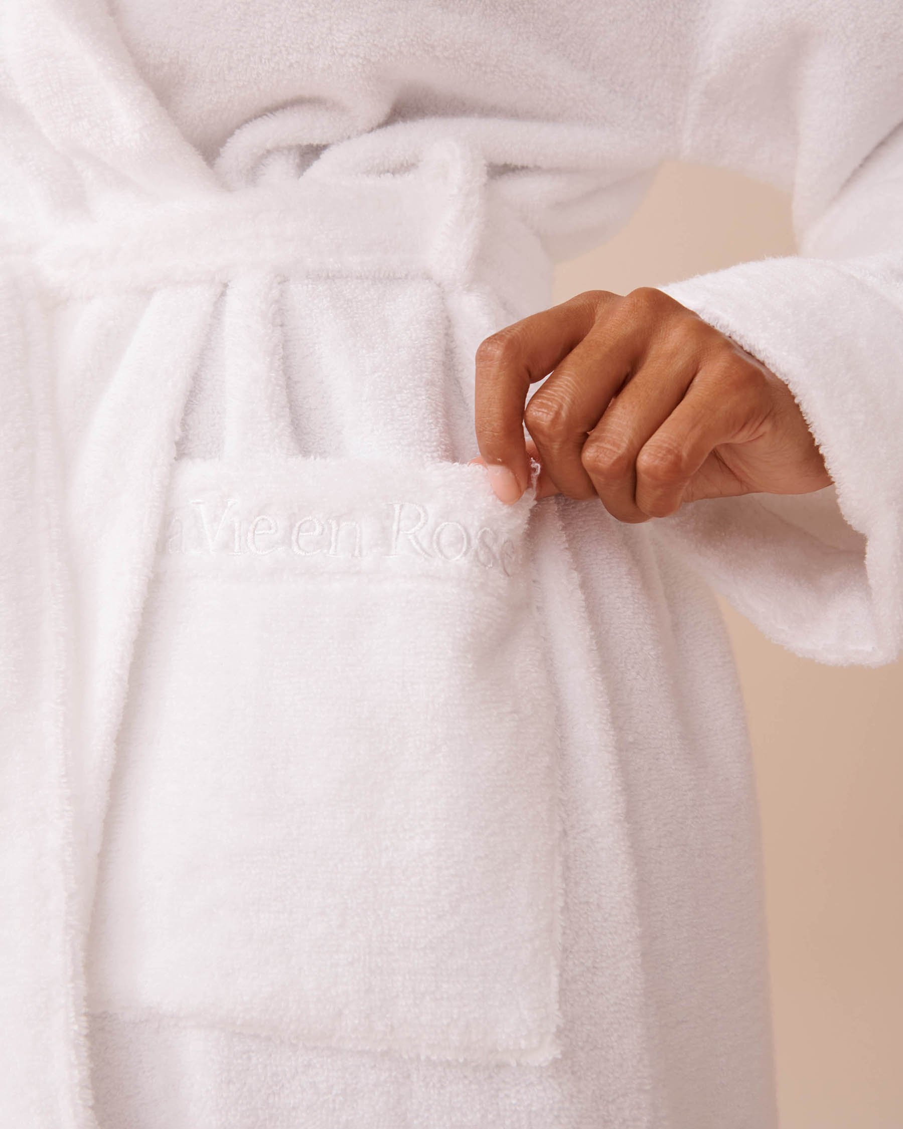 LA VIE EN ROSE Terry Spa Hooded Robe White 40600179 - View3