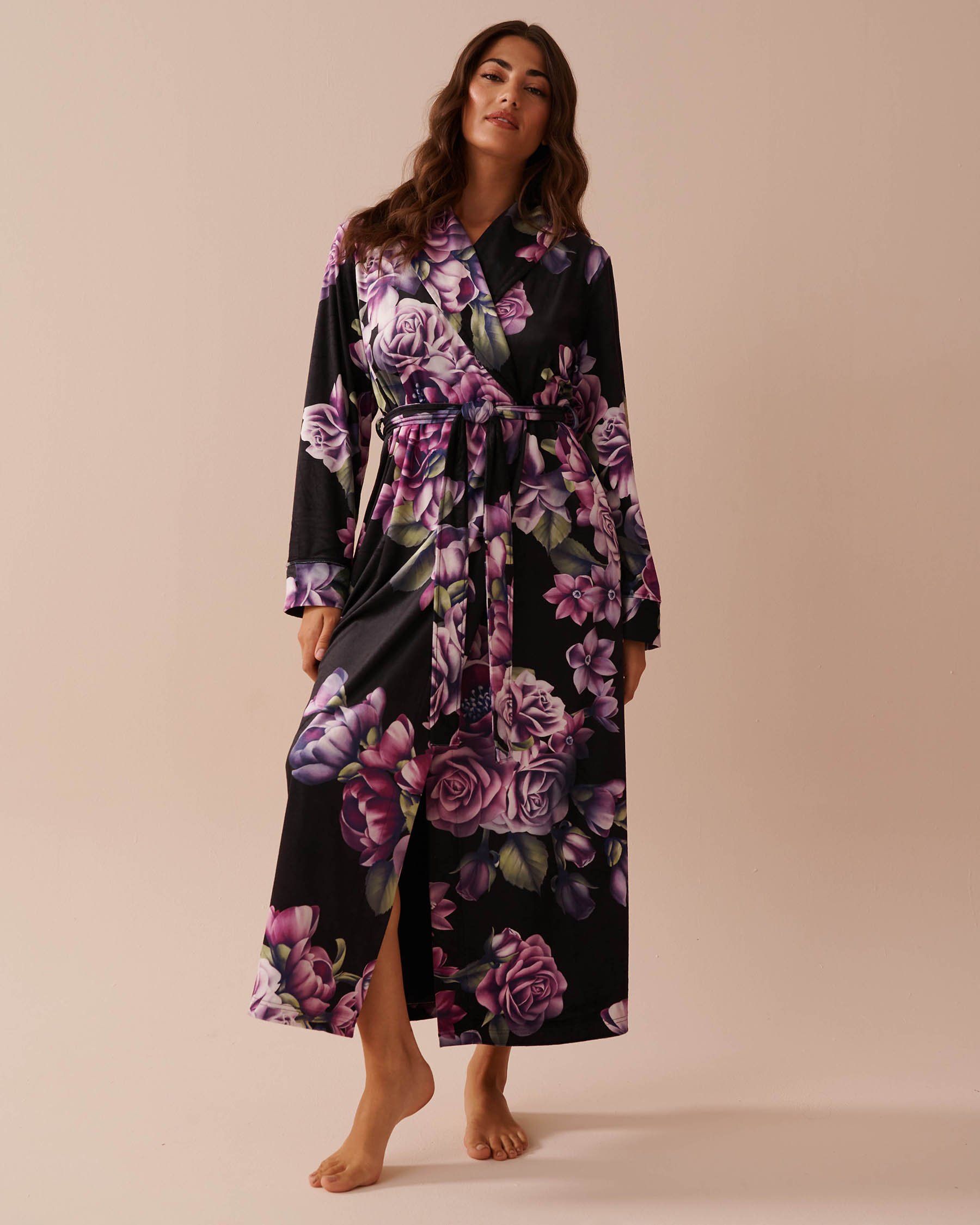 LA VIE EN ROSE Robe de chambre longue douceur veloutée Bouquet violet 40600181 - Voir1