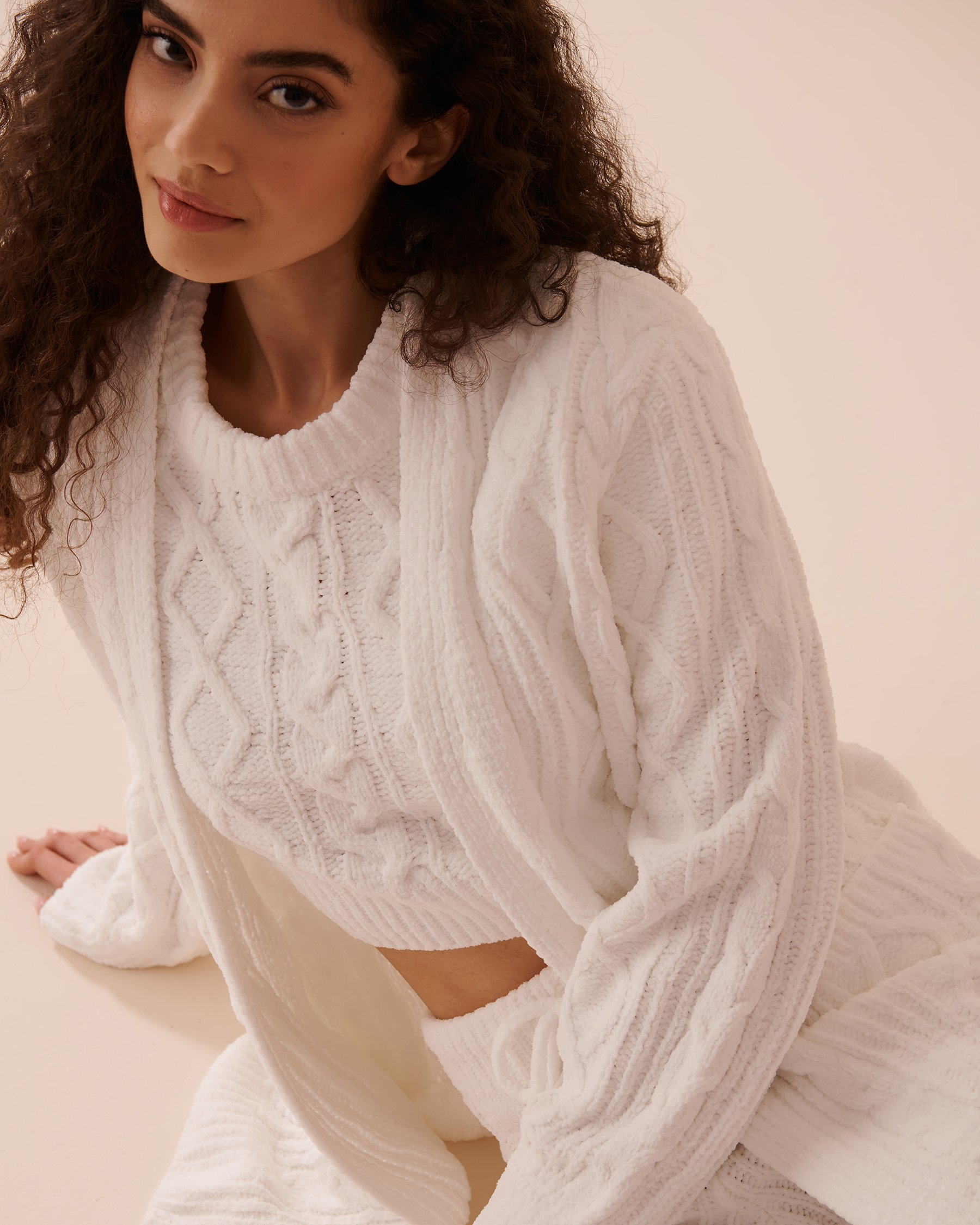 LA VIE EN ROSE Cable-Knit Chenille Cardigan White 50500013 - View4