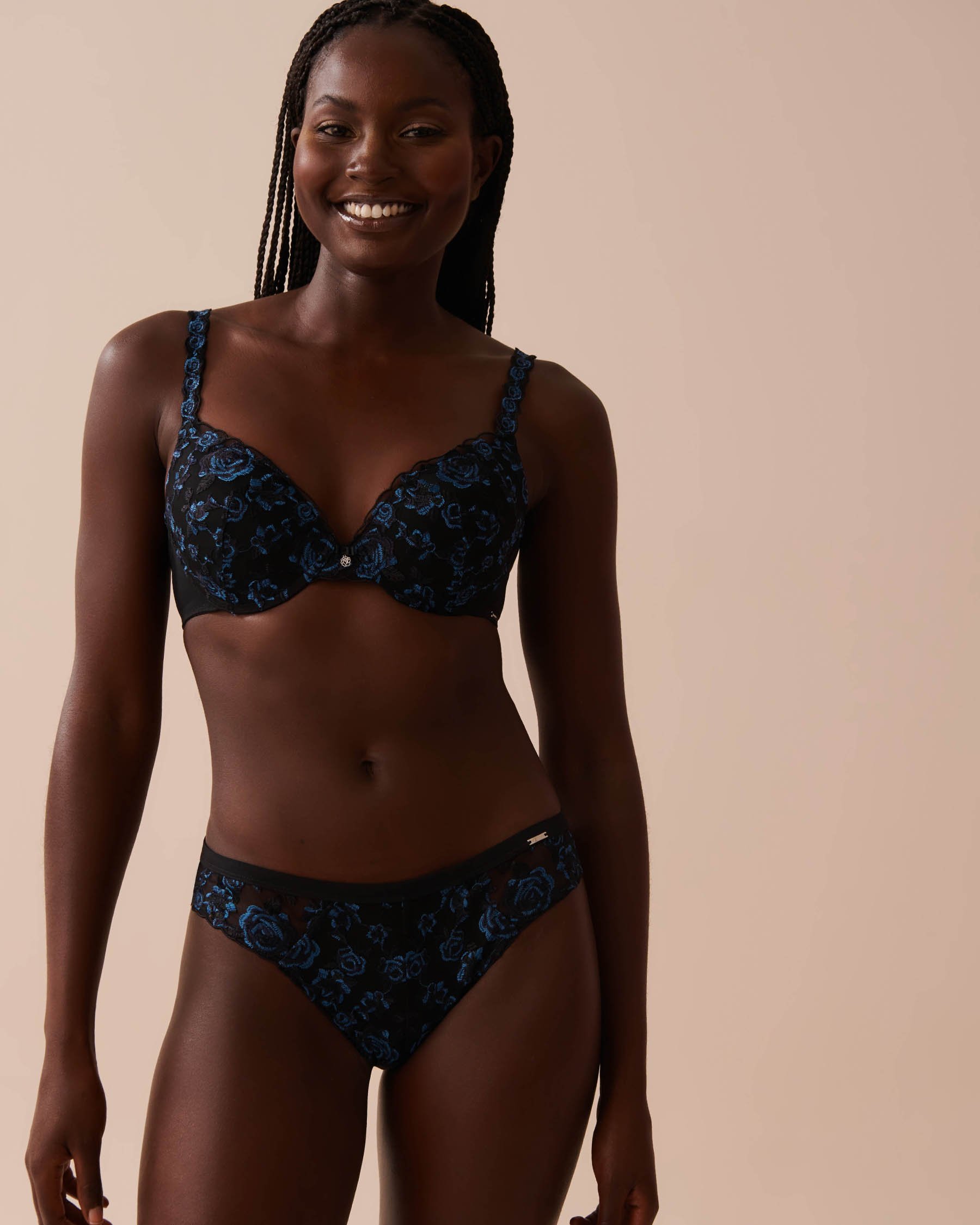 LA VIE EN ROSE Embroidered Mesh Bikini Panty Blue Roses 20300335 - View3