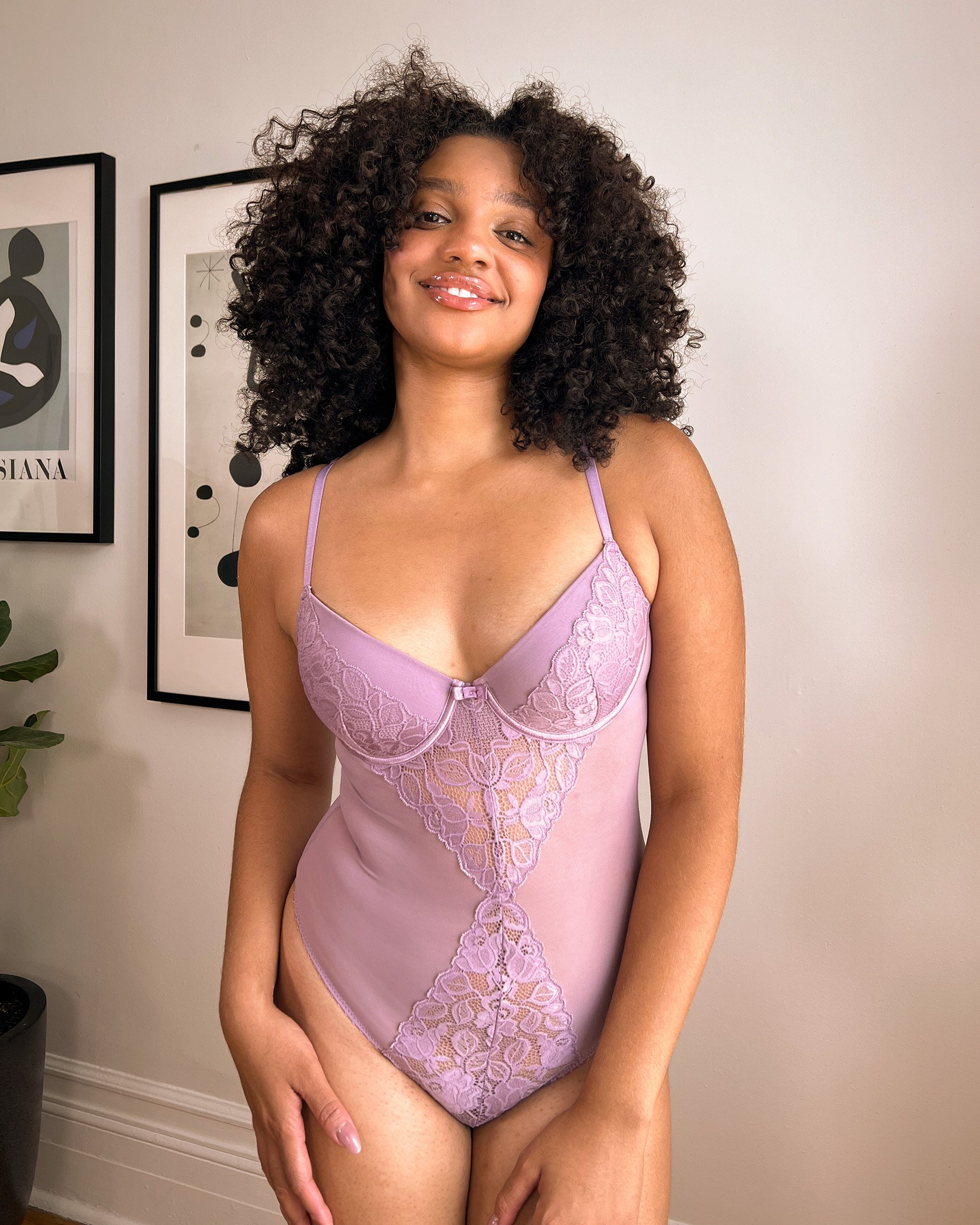 LA VIE EN ROSE Combiné cheeky en résille et dentelle Orchidée 60300088 - Voir5