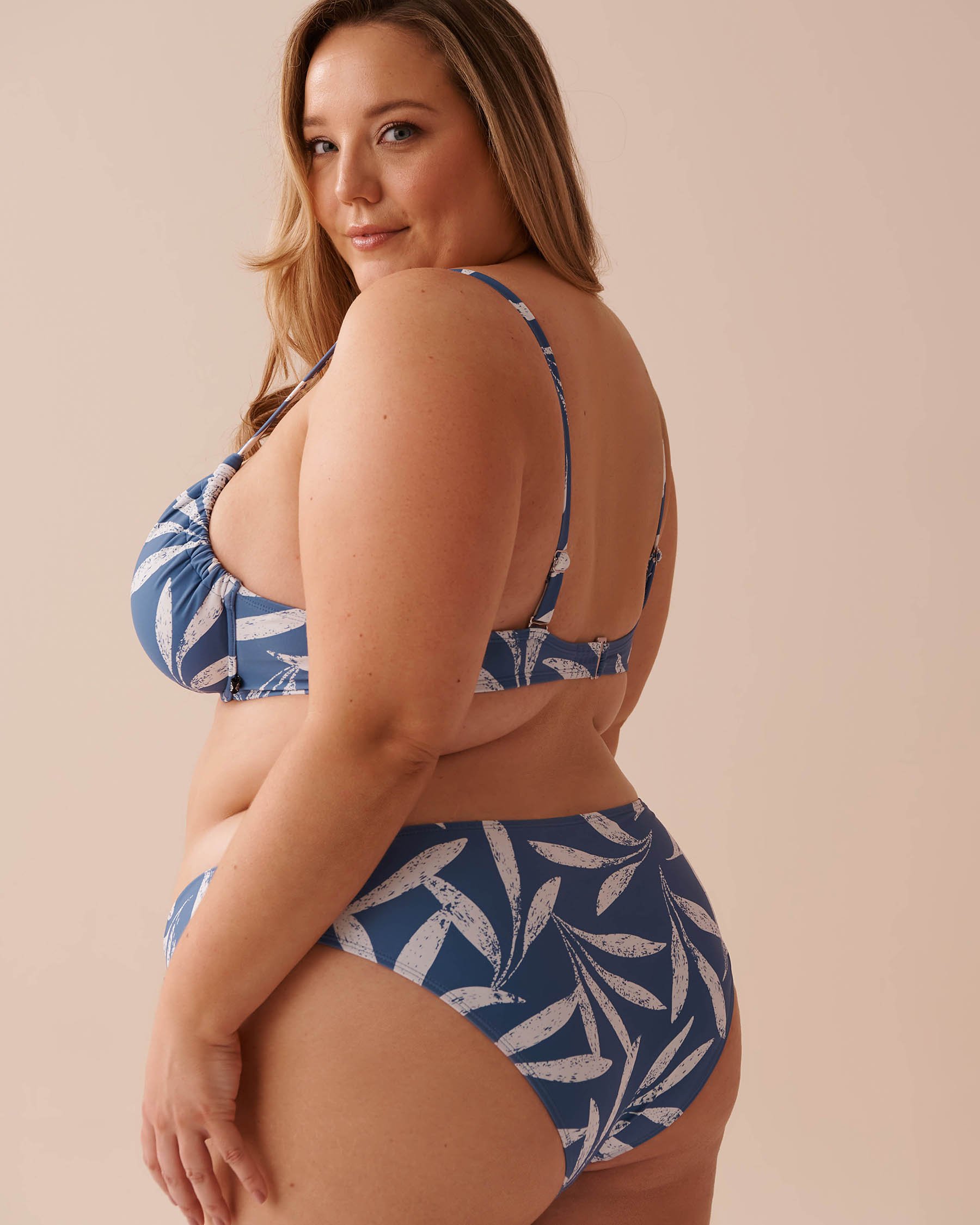 LA VIE EN ROSE AQUA COASTAL LEAVES Recycled Fibers Plunge Bikini Top Coastal Leaves 70100655 - View7