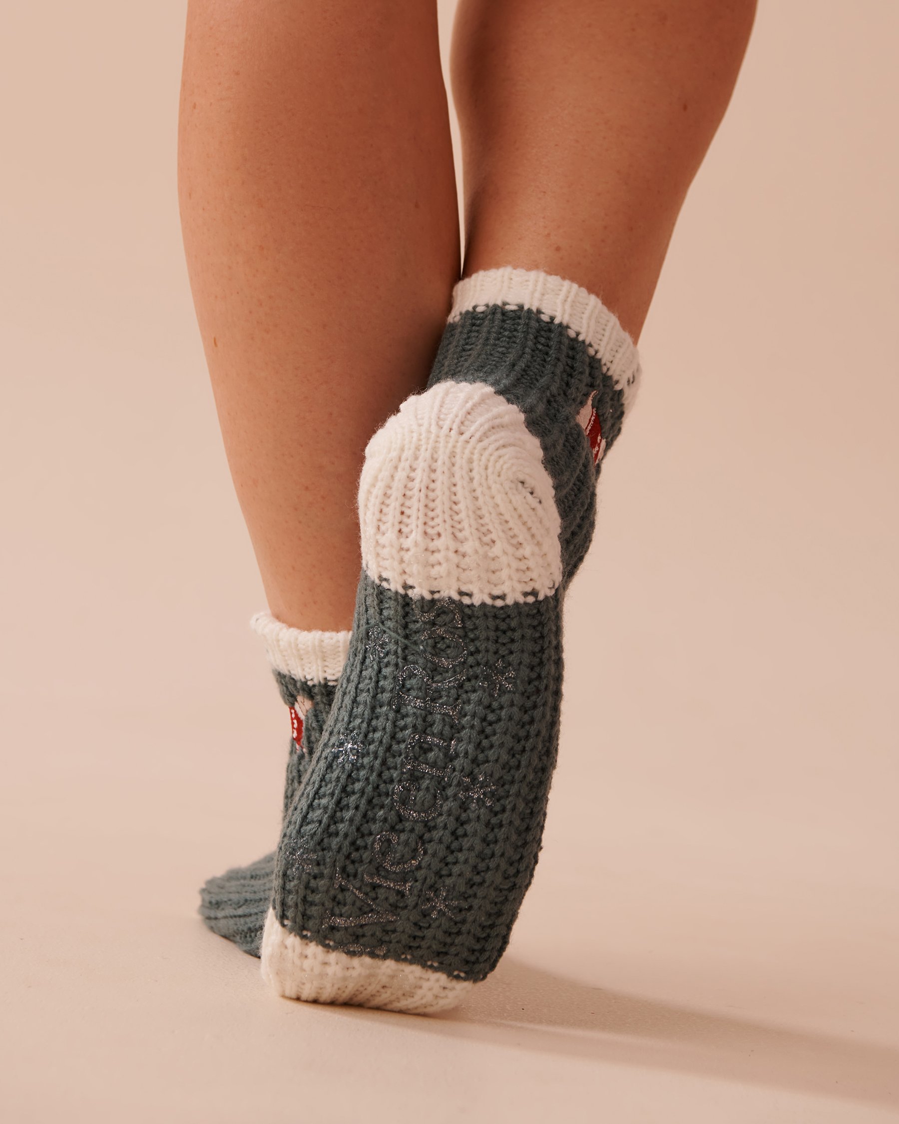 LA VIE EN ROSE Knitted Socks with Winter Embroidery Forest Green 40700366 - View2