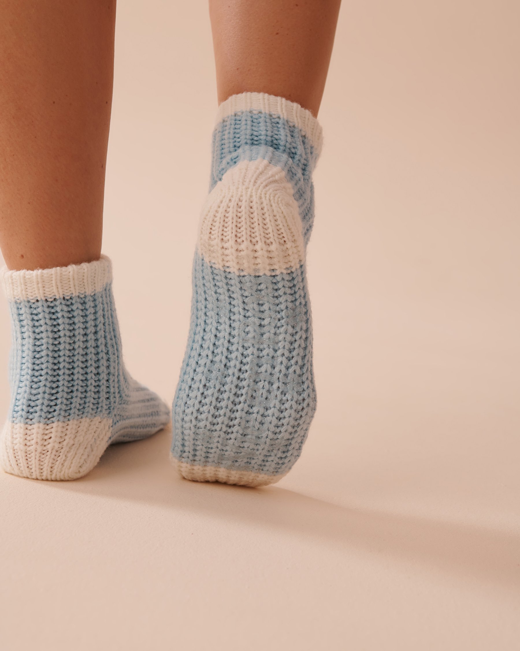 LA VIE EN ROSE Bas en tricot avec broderie hivernale Bleu hivernal 40700366 - Voir2