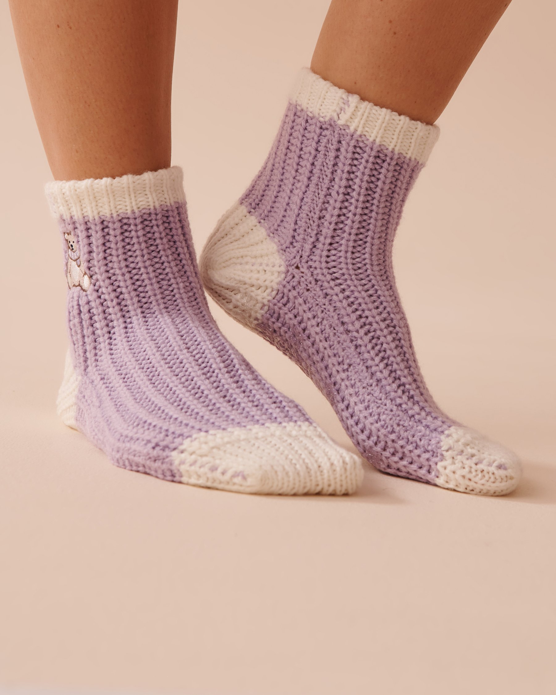 LA VIE EN ROSE Bas en tricot avec broderie hivernale Lilas 40700366 - View1