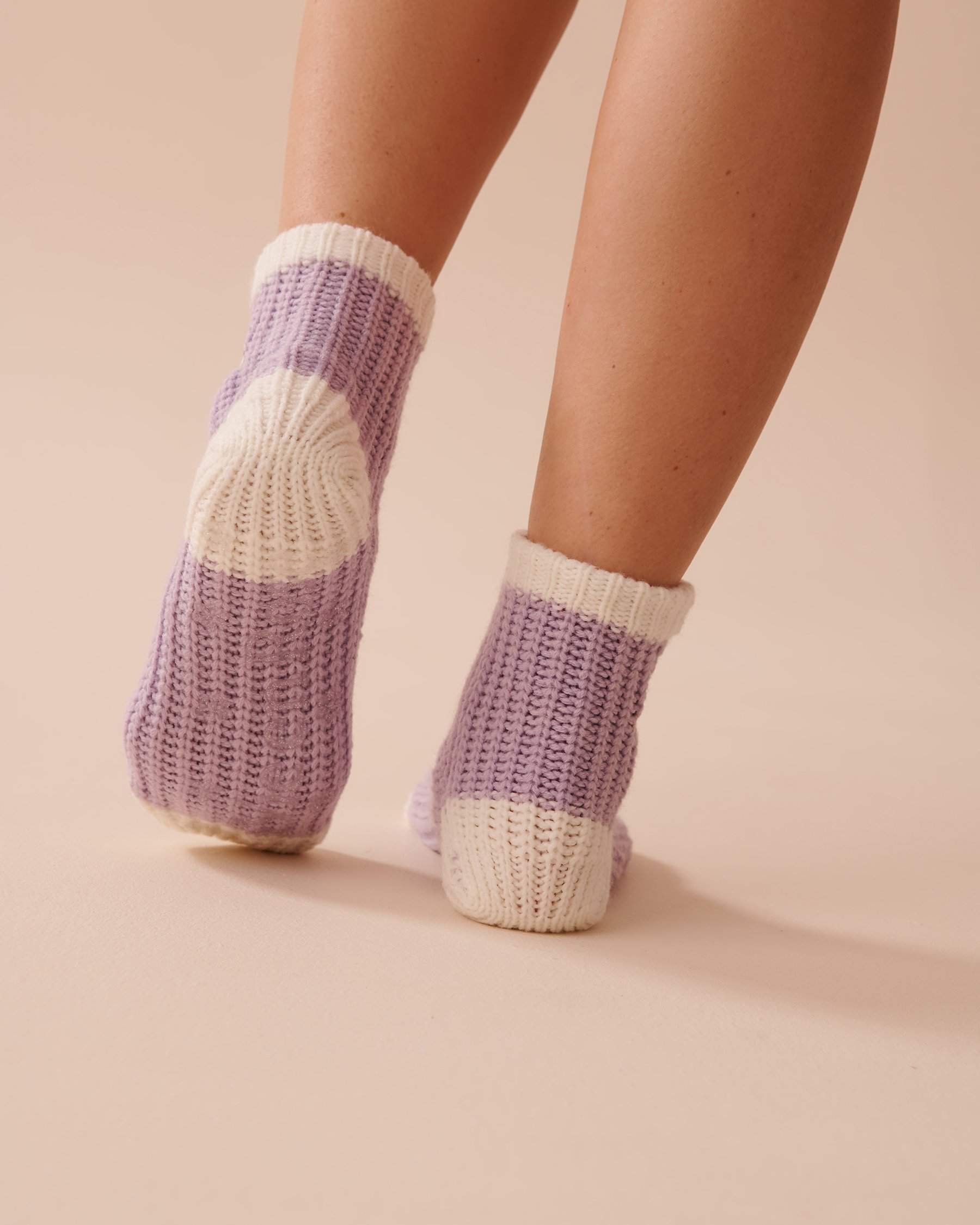 LA VIE EN ROSE Bas en tricot avec broderie hivernale Lilas 40700366 - View3