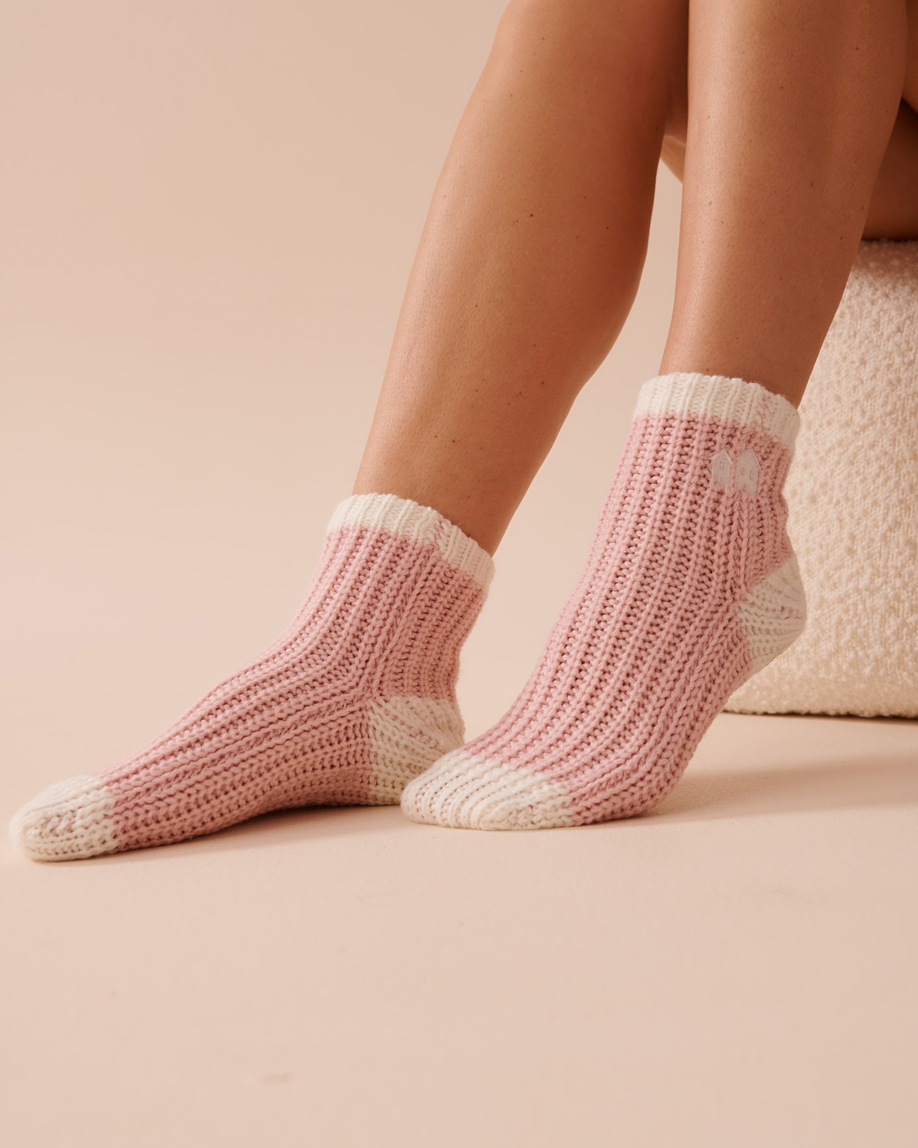 LA VIE EN ROSE Bas en tricot avec broderie hivernale Rose fée 40700366 - Voir1