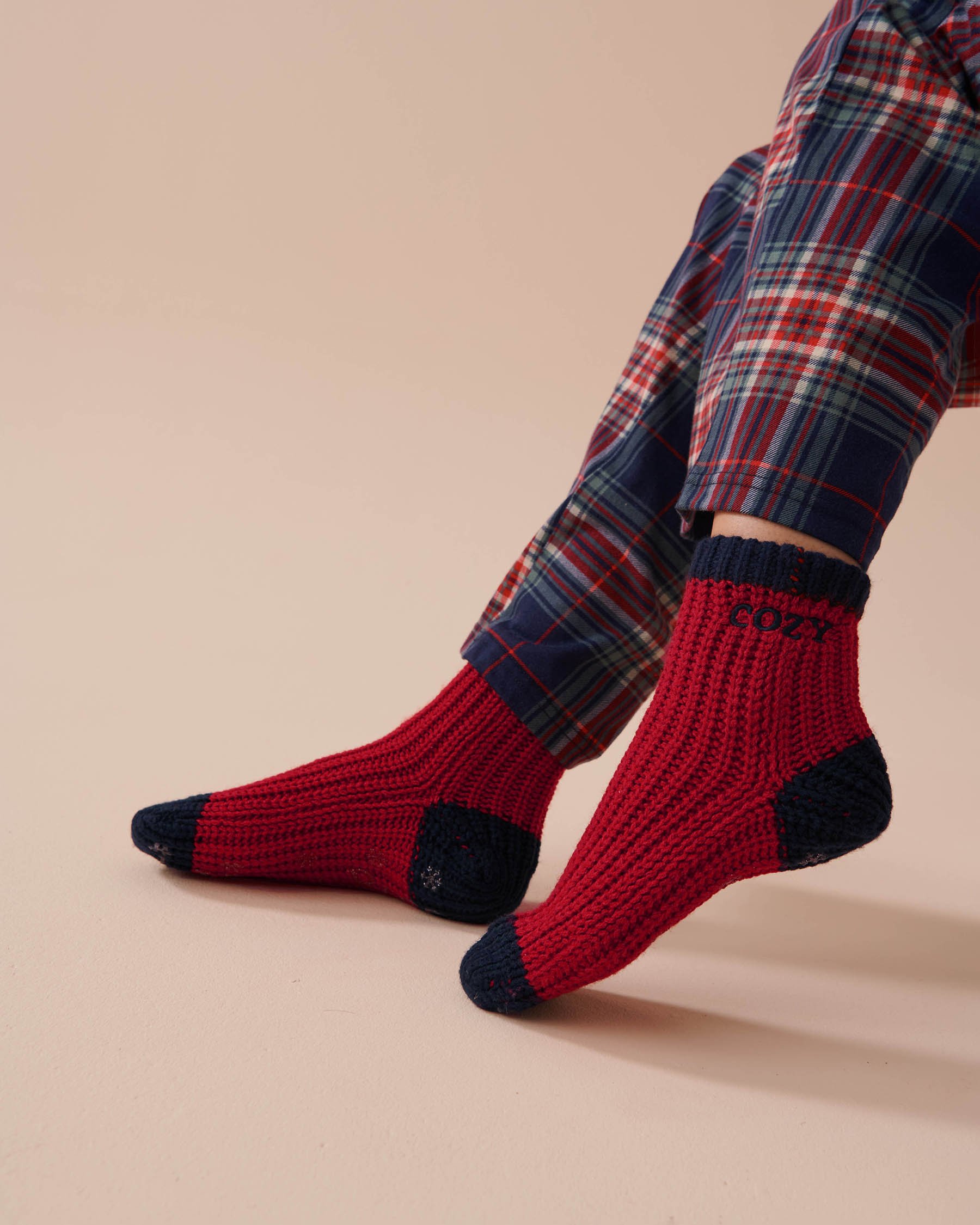 LA VIE EN ROSE Bas en tricot avec broderie hivernale Rouge sucre d'orge 40700366 - Voir1
