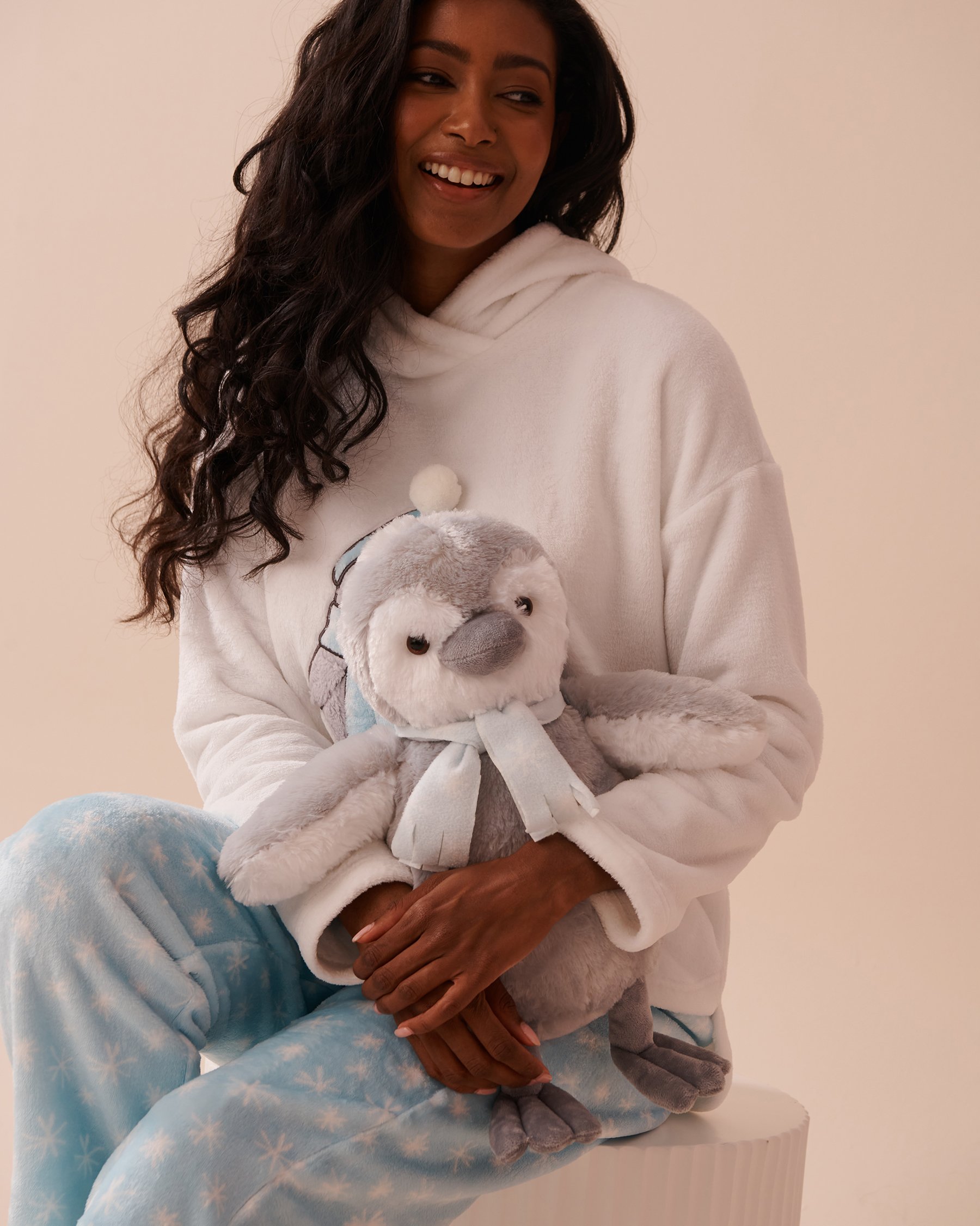 LA VIE EN ROSE Stuffed Penguin Grey 40700367 - View2