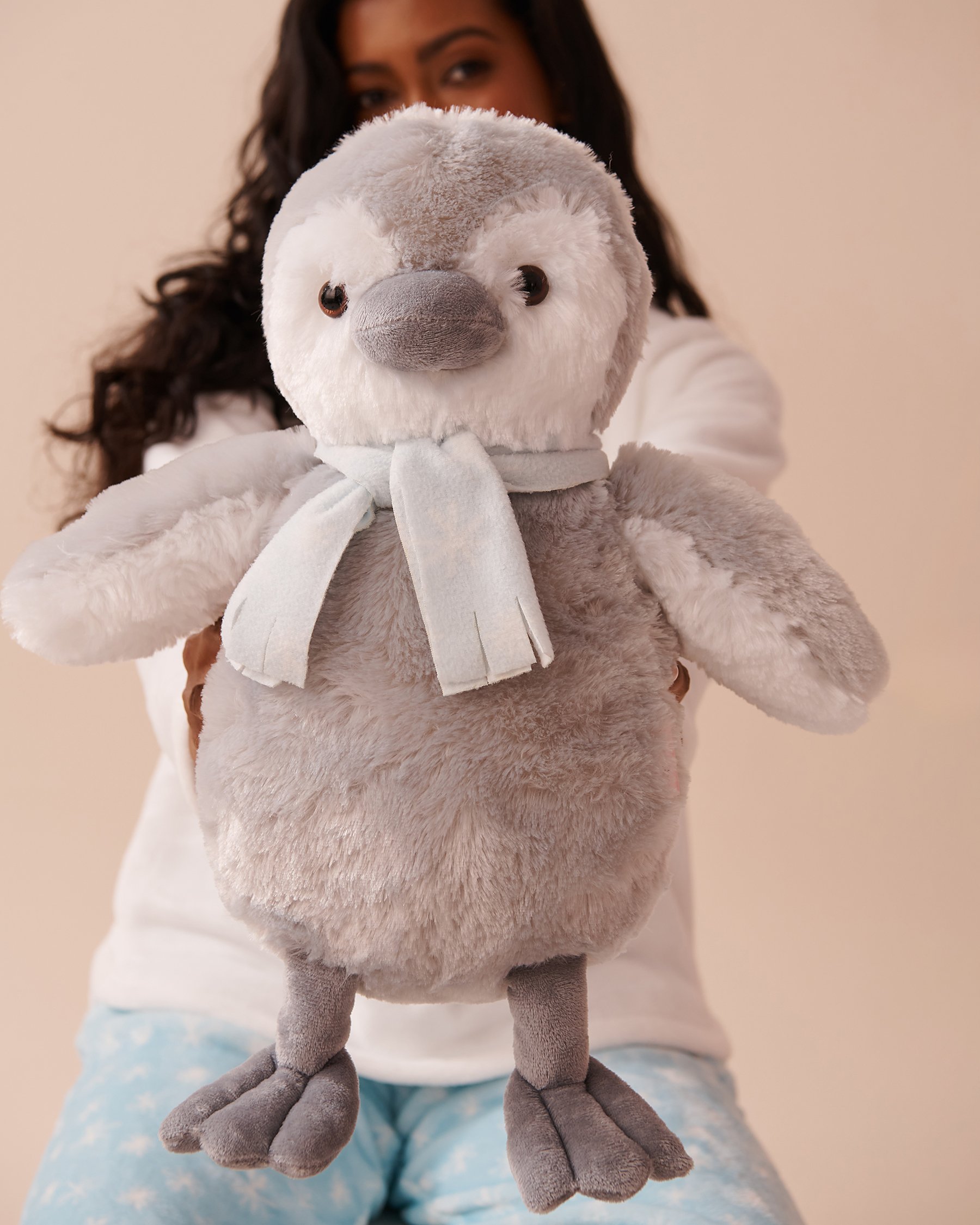 LA VIE EN ROSE Stuffed Penguin Grey 40700367 - View3