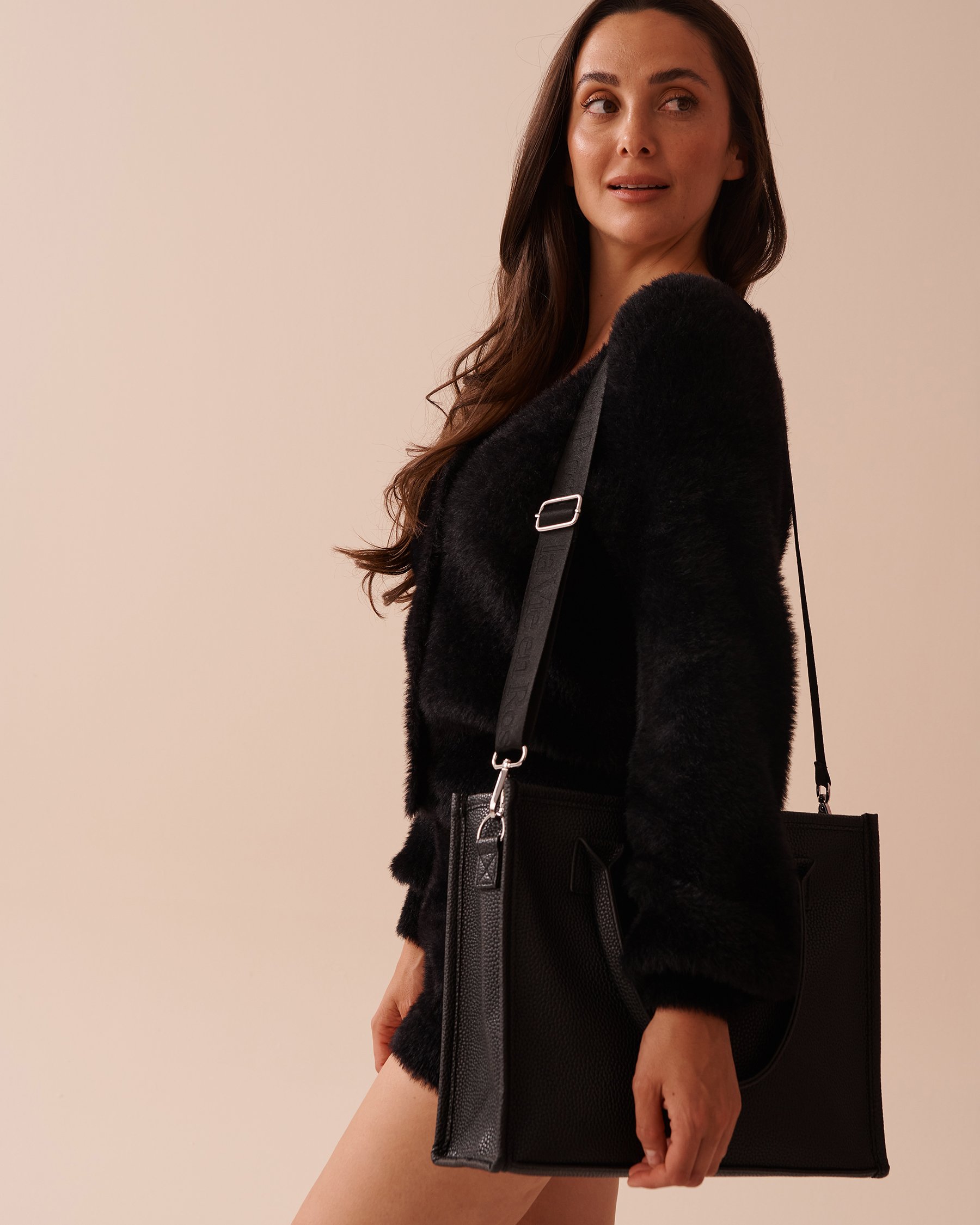 LA VIE EN ROSE Sac fourre-tout en faux cuir Noir 40700371 - Voir2