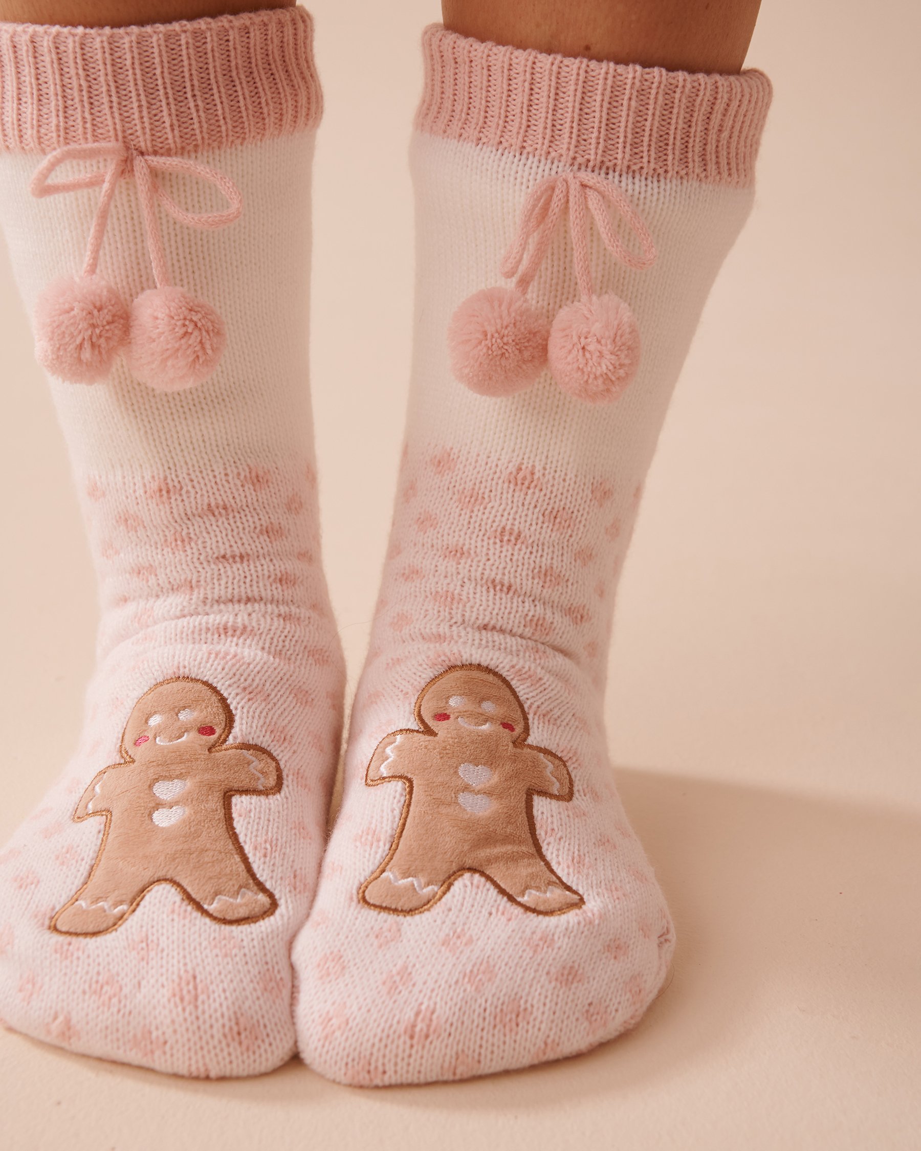 LA VIE EN ROSE Long Knit and Sherpa Gingerbread Socks White & Pink Polka Dots 40700358 - View3