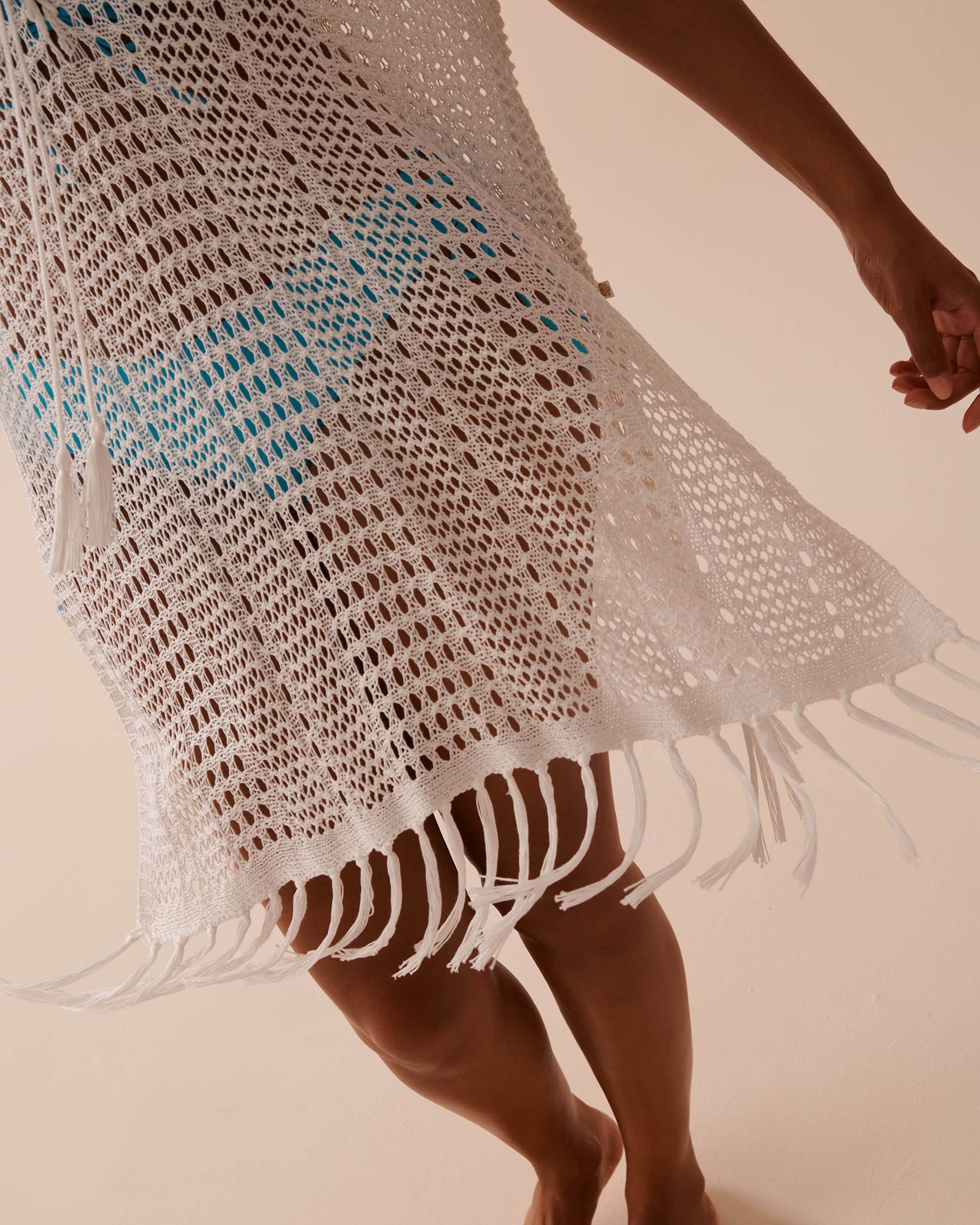 LA VIE EN ROSE AQUA Lace Up Crochet Caftan White 80400060 - View3