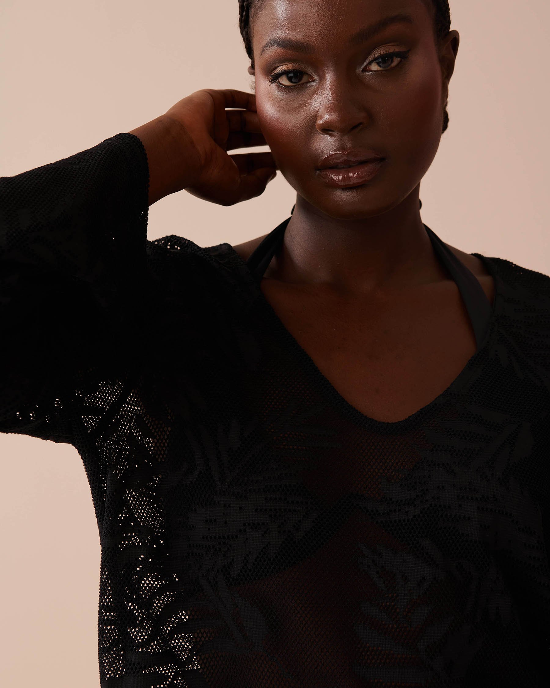 LA VIE EN ROSE AQUA Leaf Crochet Tunic Black 80100026 - View3