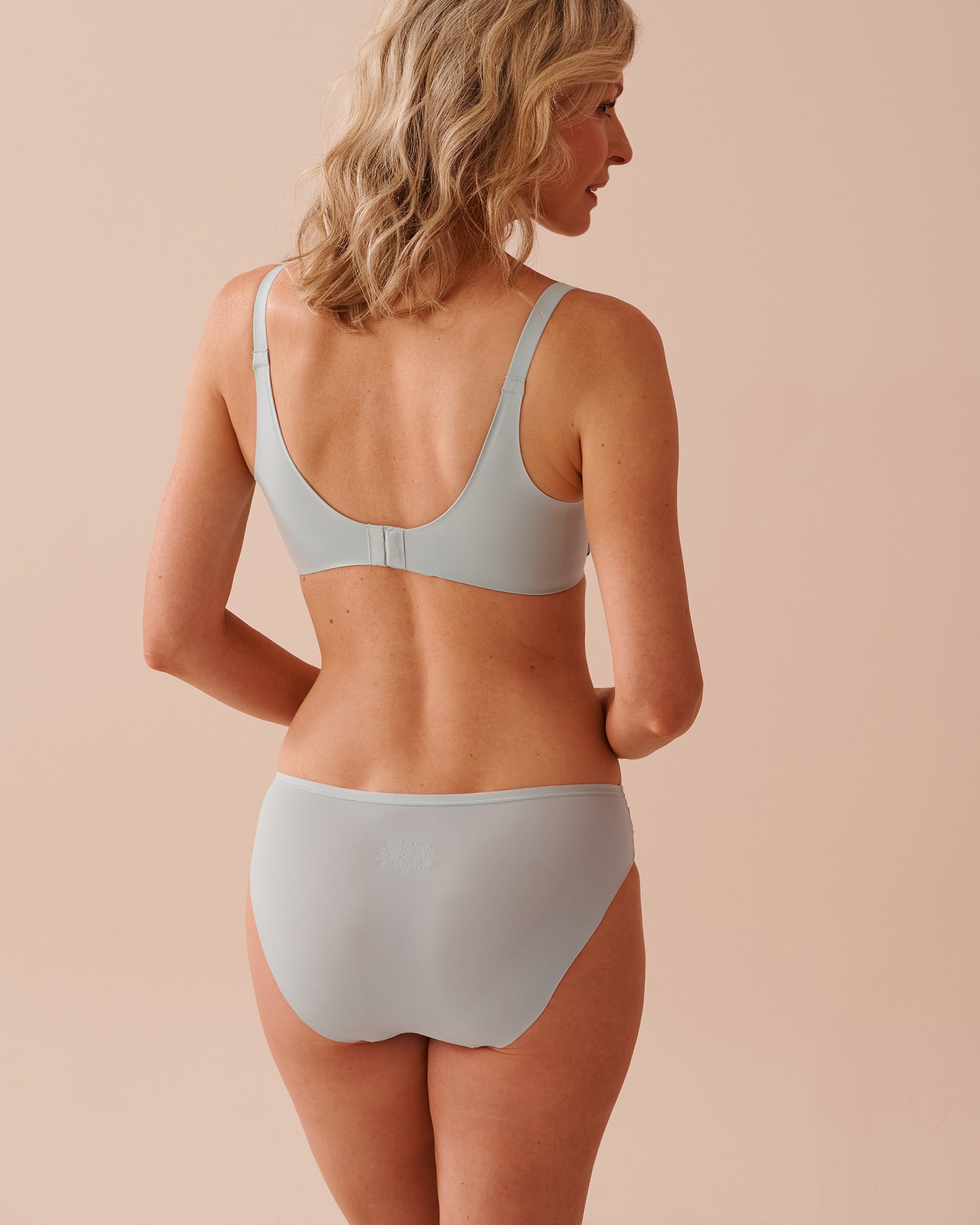 LA VIE EN ROSE Soutien-gorge doublure légère dos lisse en résille florale Bleu menthe 10200439 - Voir2