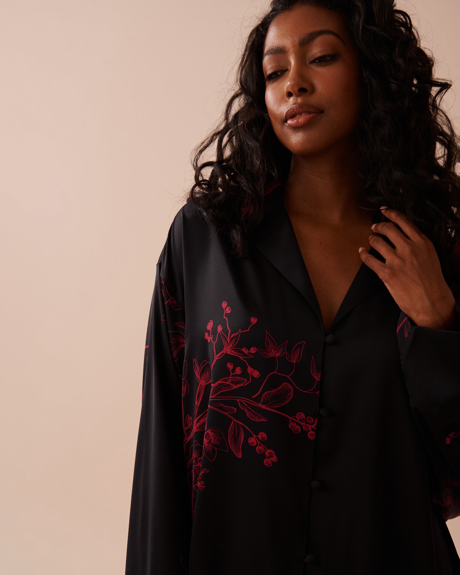 LA VIE EN ROSE Dark Floral Print Satin Button-down Shirt Black Mystic Garden 60100117 - View3