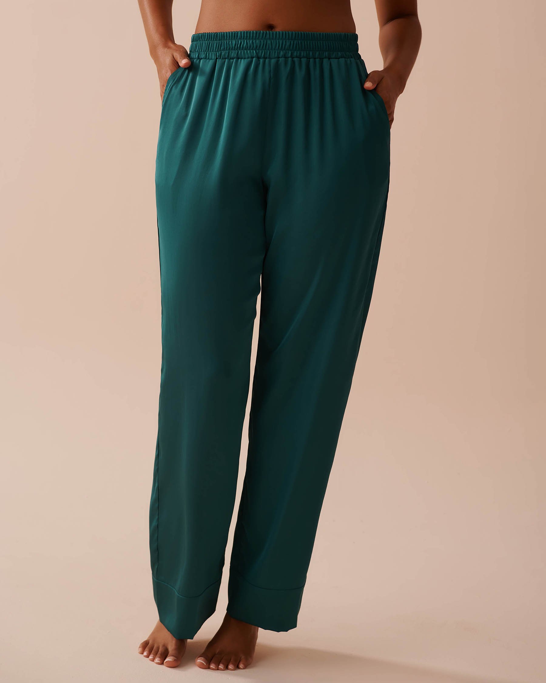 LA VIE EN ROSE Satin Pajama Set Fir Green 60400044 - View4