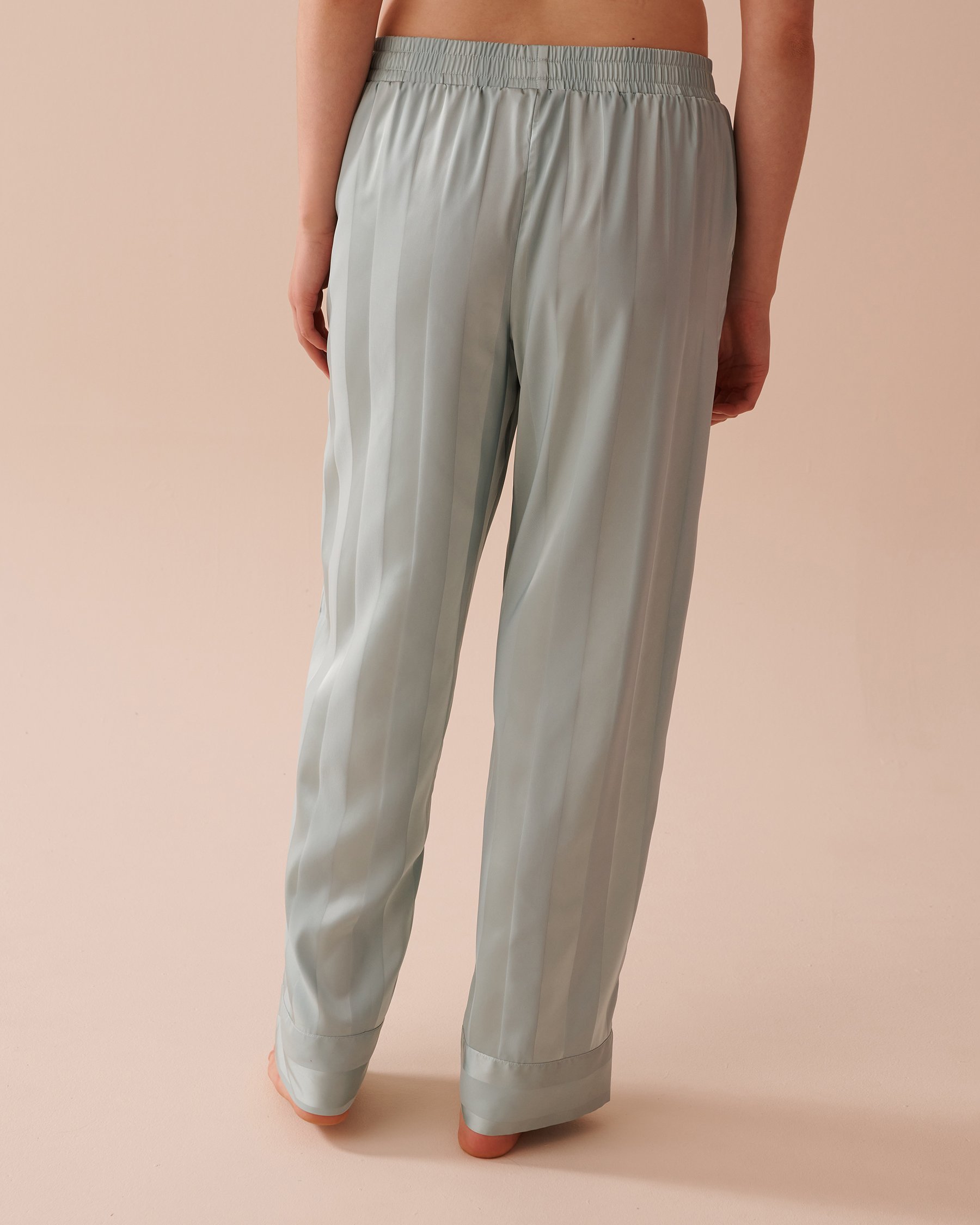 LA VIE EN ROSE Ensemble pyjama en satin jacquard à rayures Bleu menthe 60400047 - Voir6
