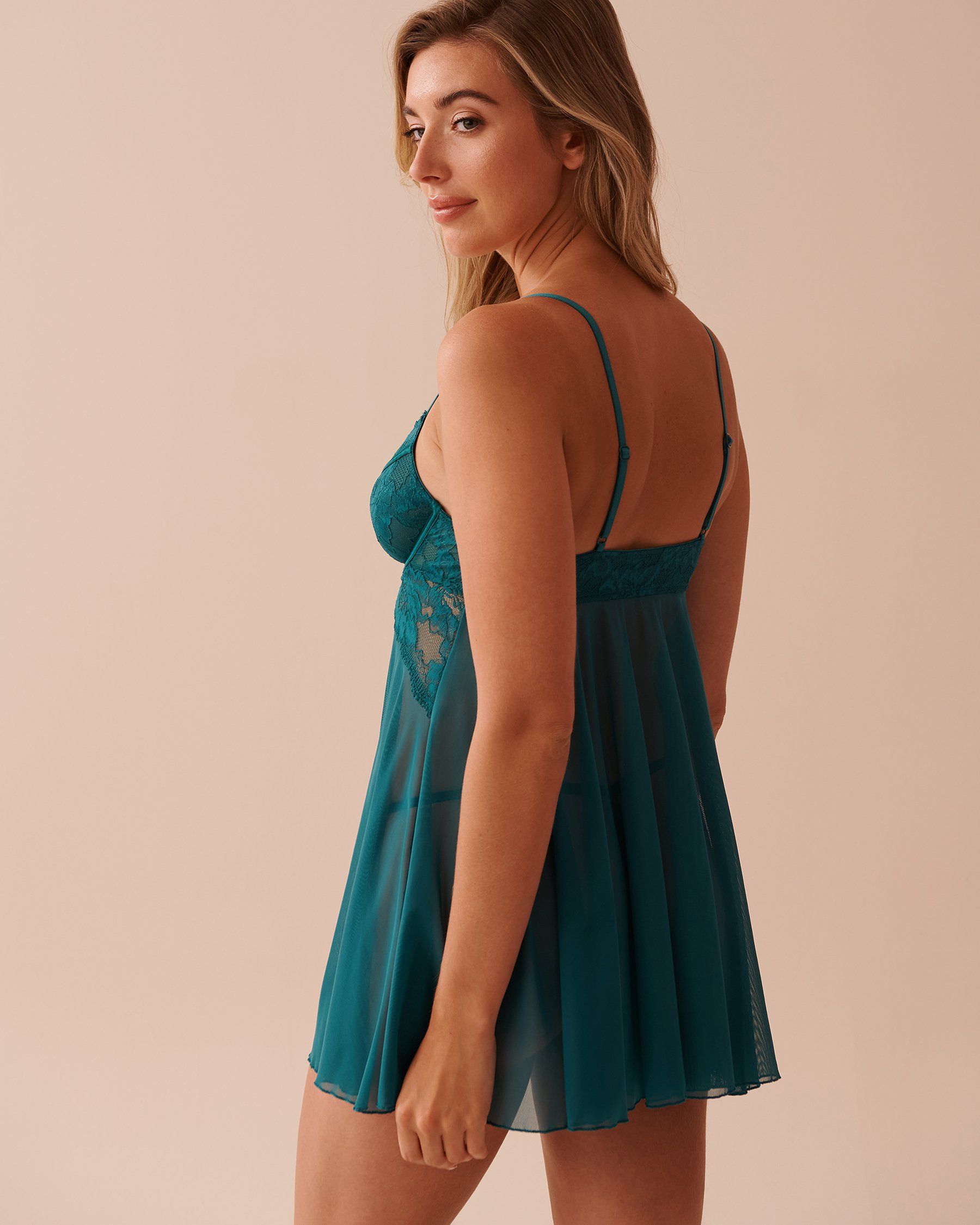 LA VIE EN ROSE Babydoll ouvert en dentelle et résille avec nœud en satin Vert sapin 60500165 - Voir2
