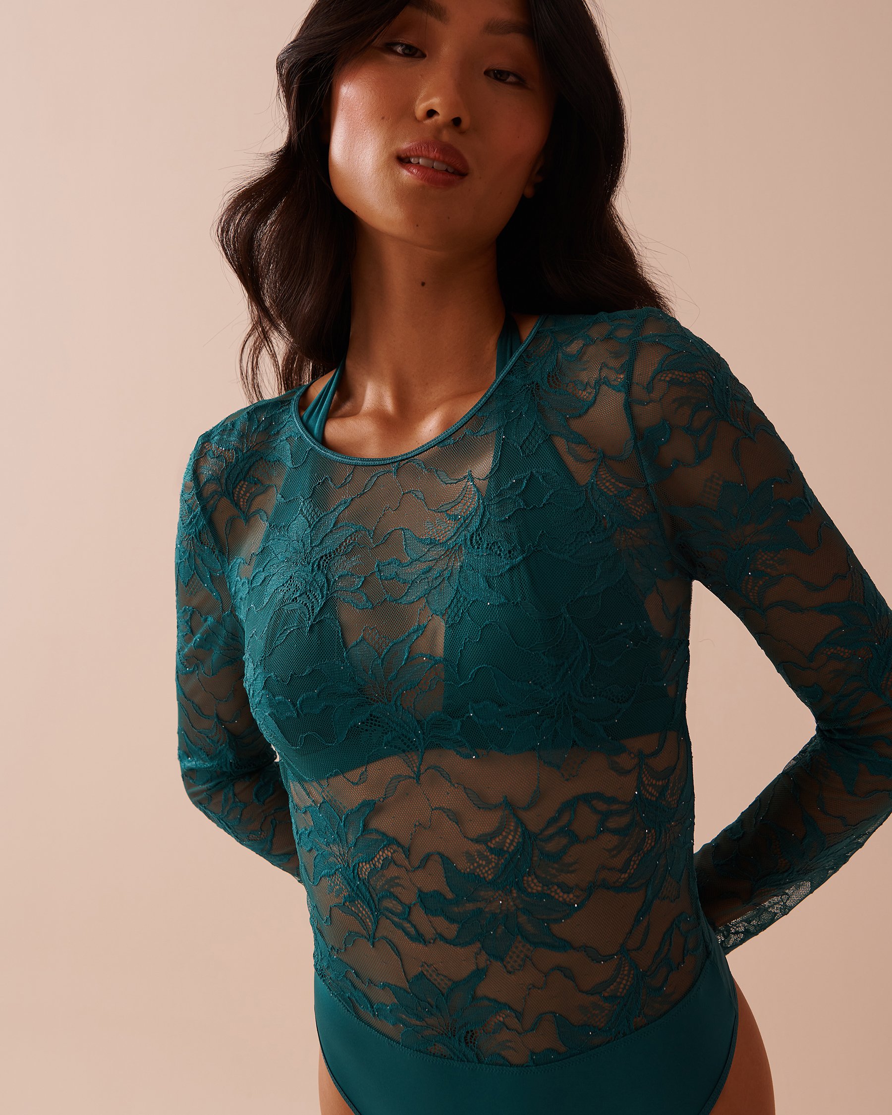 LA VIE EN ROSE Combiné à manches longues en dentelle et microfibre Vert sapin 60300092 - View3