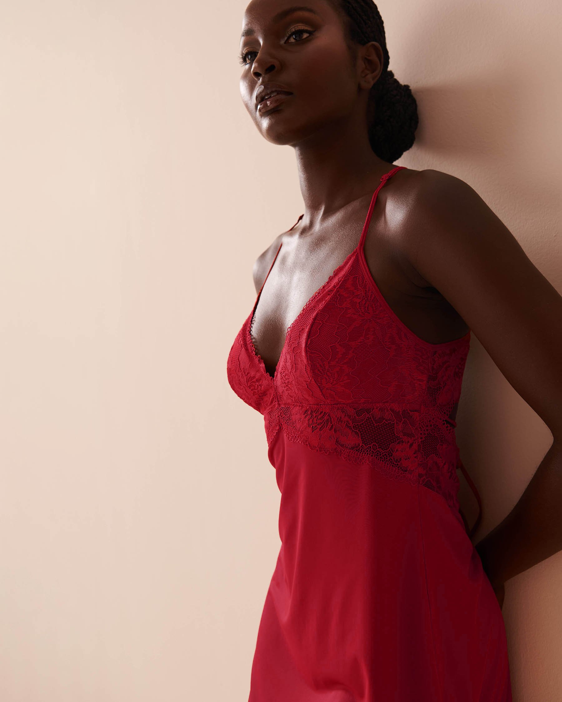 LA VIE EN ROSE Open-Back Microfiber and Lace Nightie Candy Cane Red 60500167 - View4