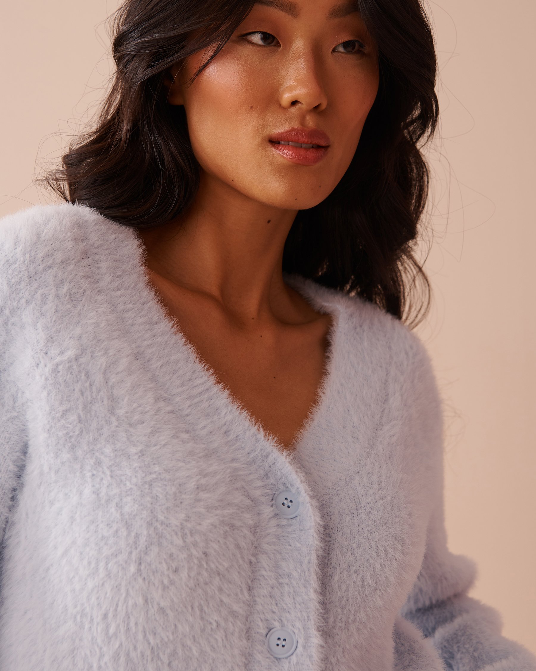 LA VIE EN ROSE Cardigan en peluche moelleuse Bleu glacé 50100097 - Voir10