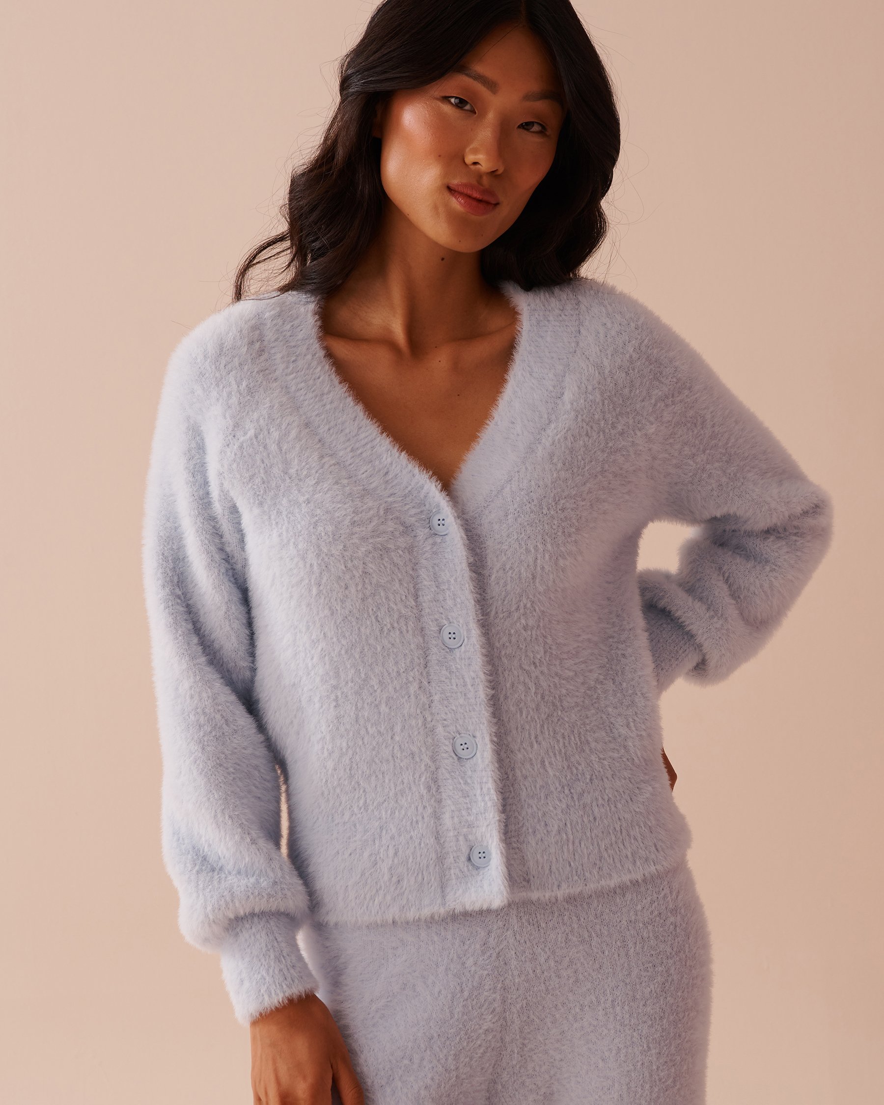 LA VIE EN ROSE Cardigan en peluche moelleuse Bleu glacé 50100097 - Voir6