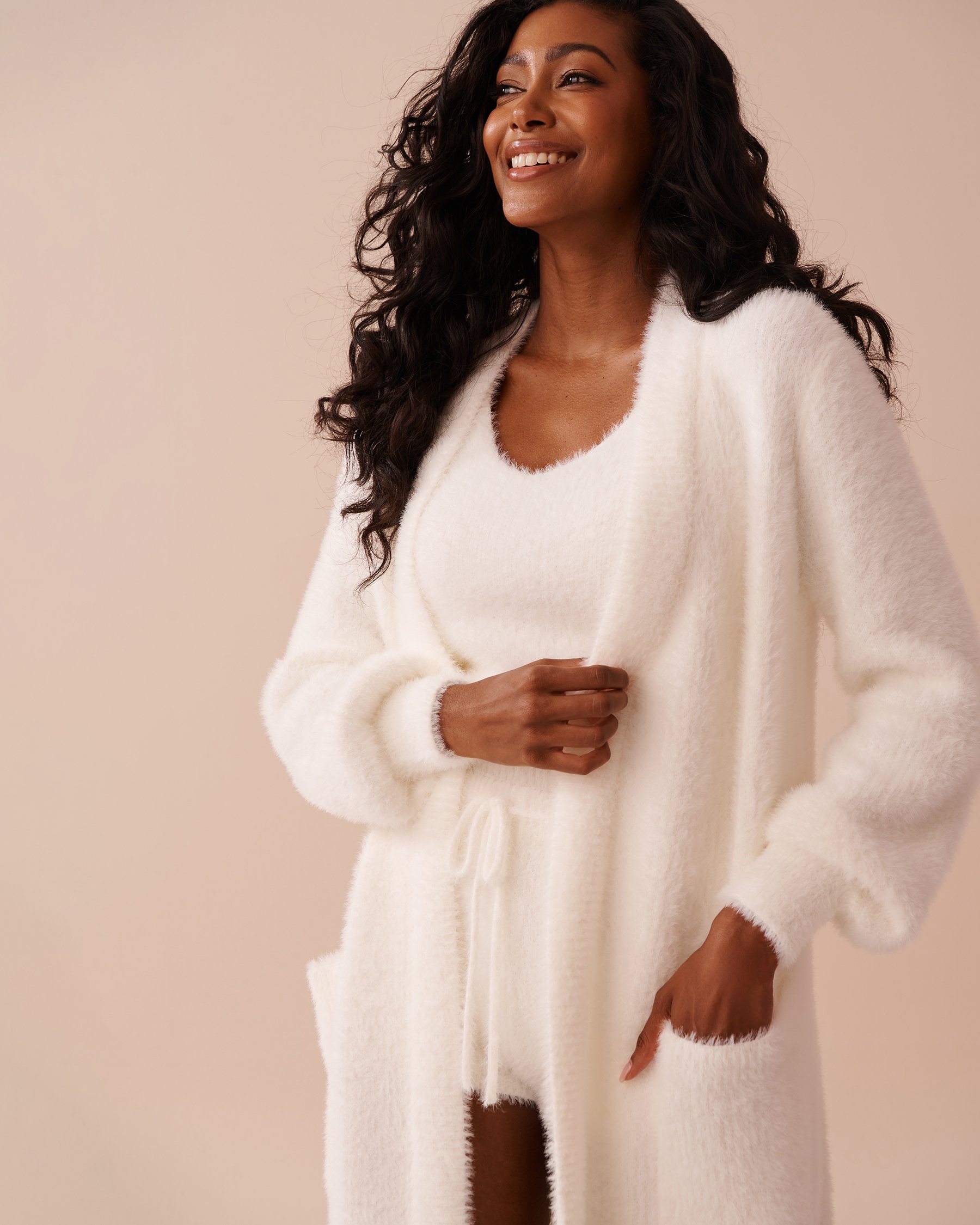 LA VIE EN ROSE Fluffy Long Cardigan White 50500014 - View3