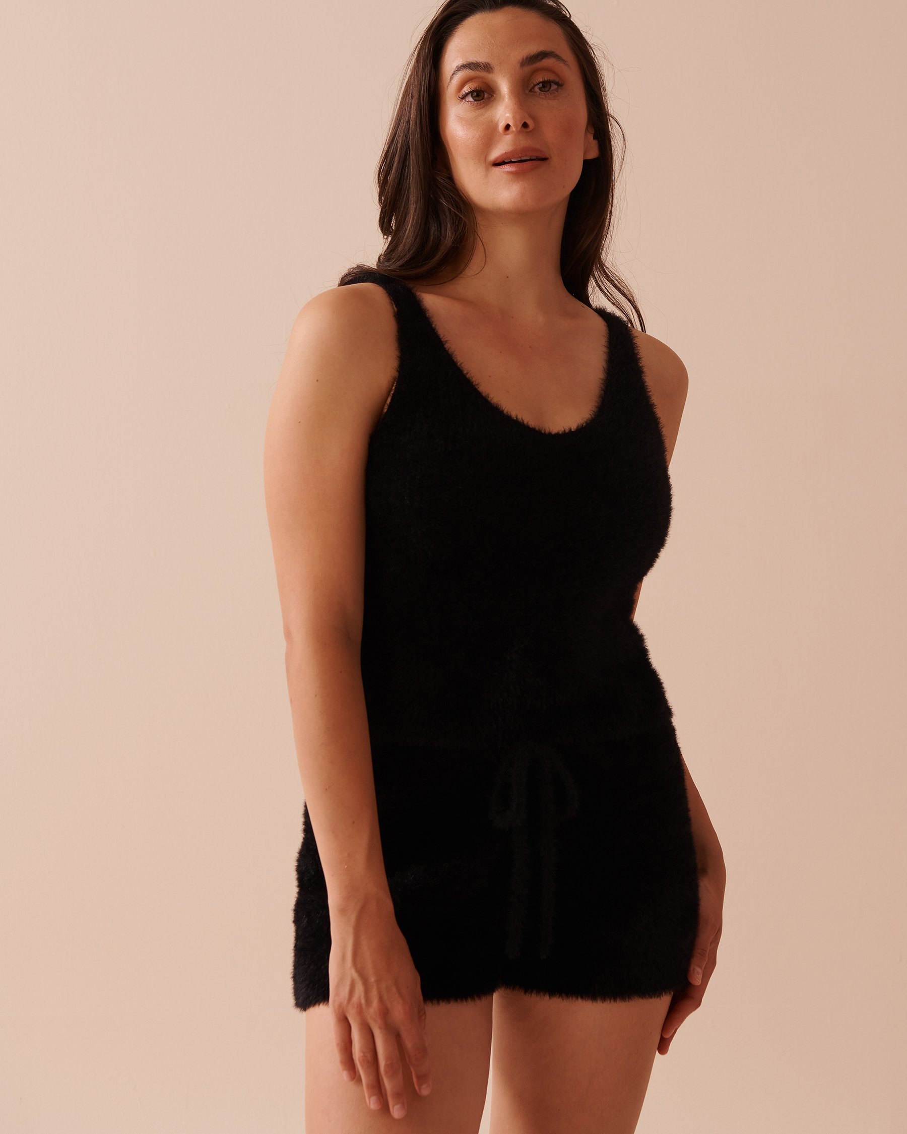 LA VIE EN ROSE Camisole en peluche moelleuse Noir 50100096 - View1