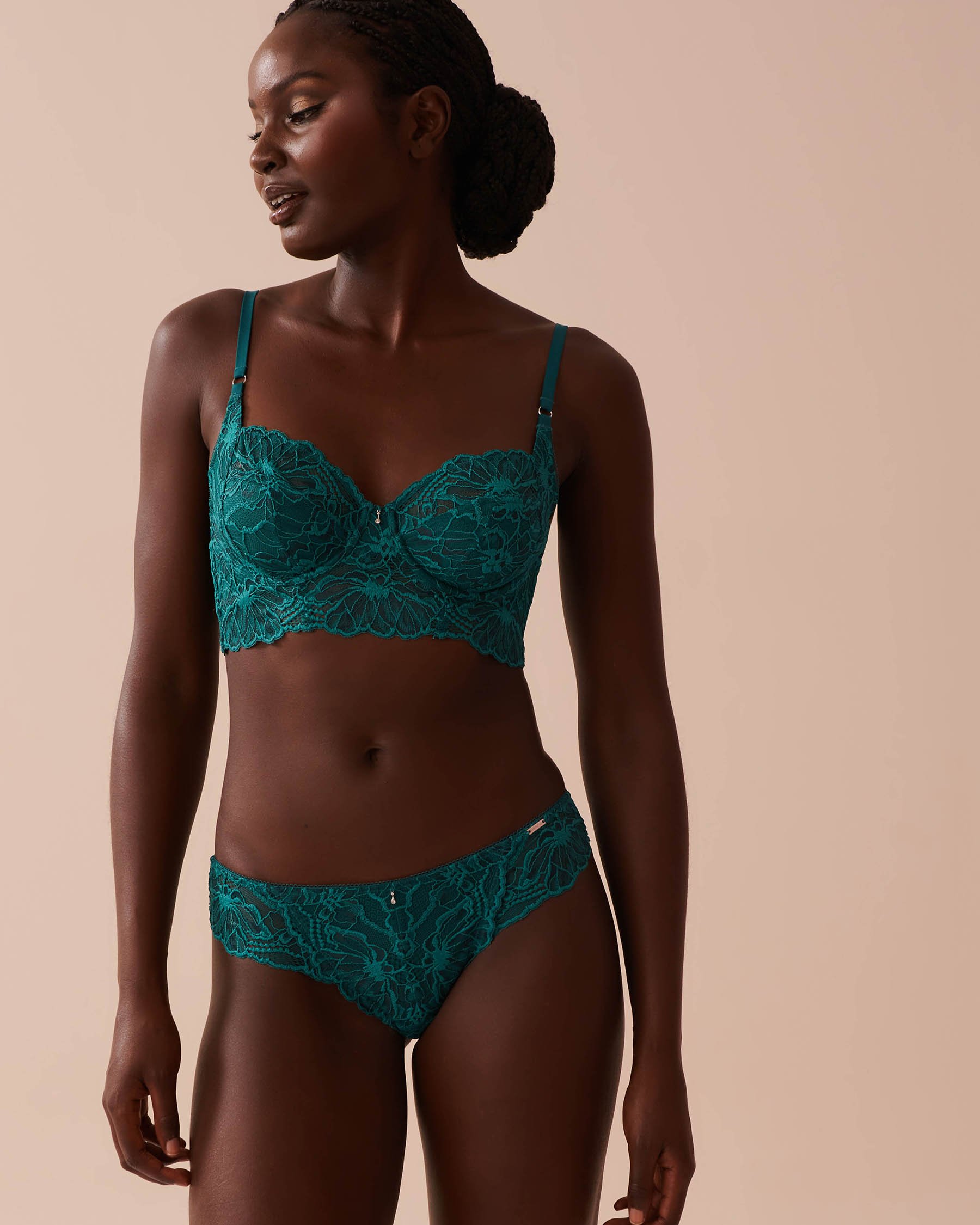 LA VIE EN ROSE 2-tone Lace Thong Panty Fir Green 20300349 - View4