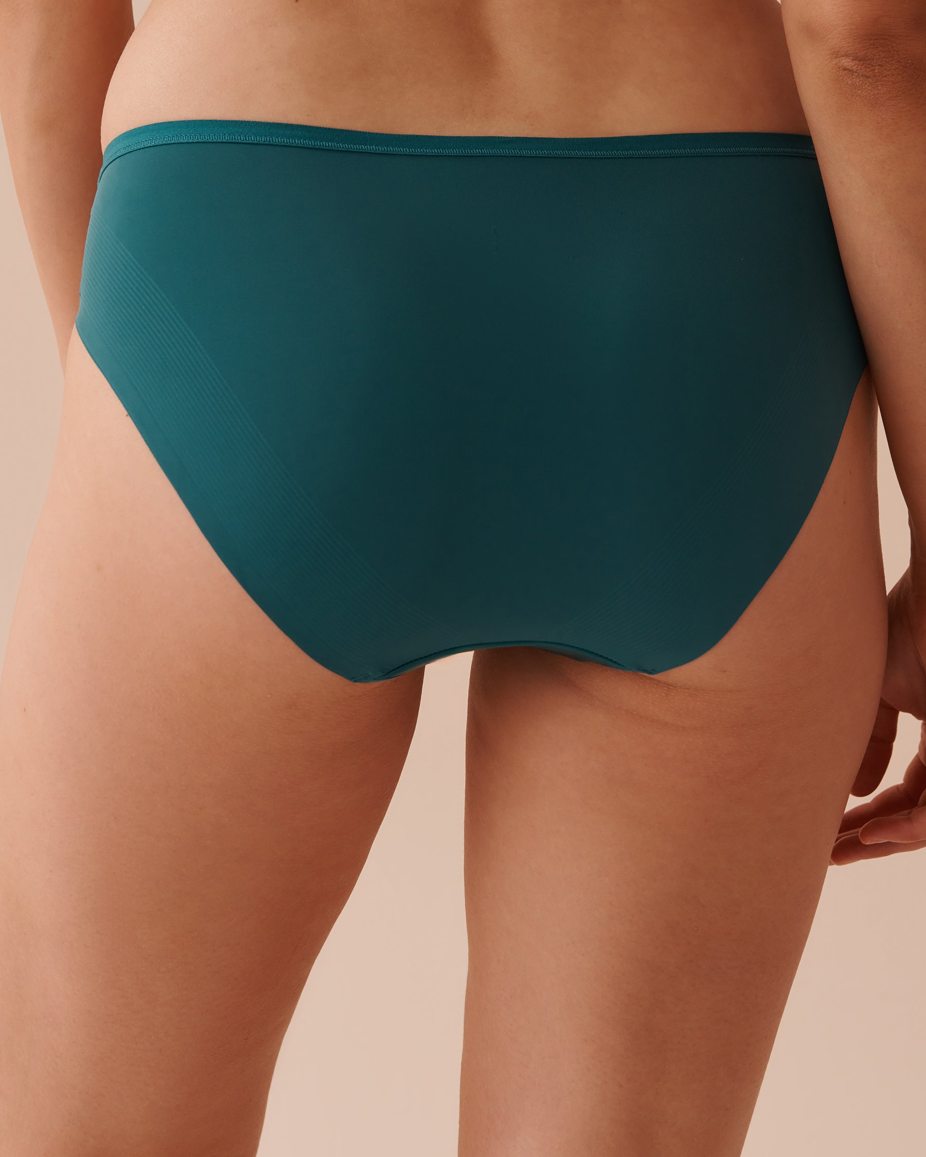 LA VIE EN ROSE Culotte bikini microfibre et résille dos lisse Vert sapin 20300356 - Voir2