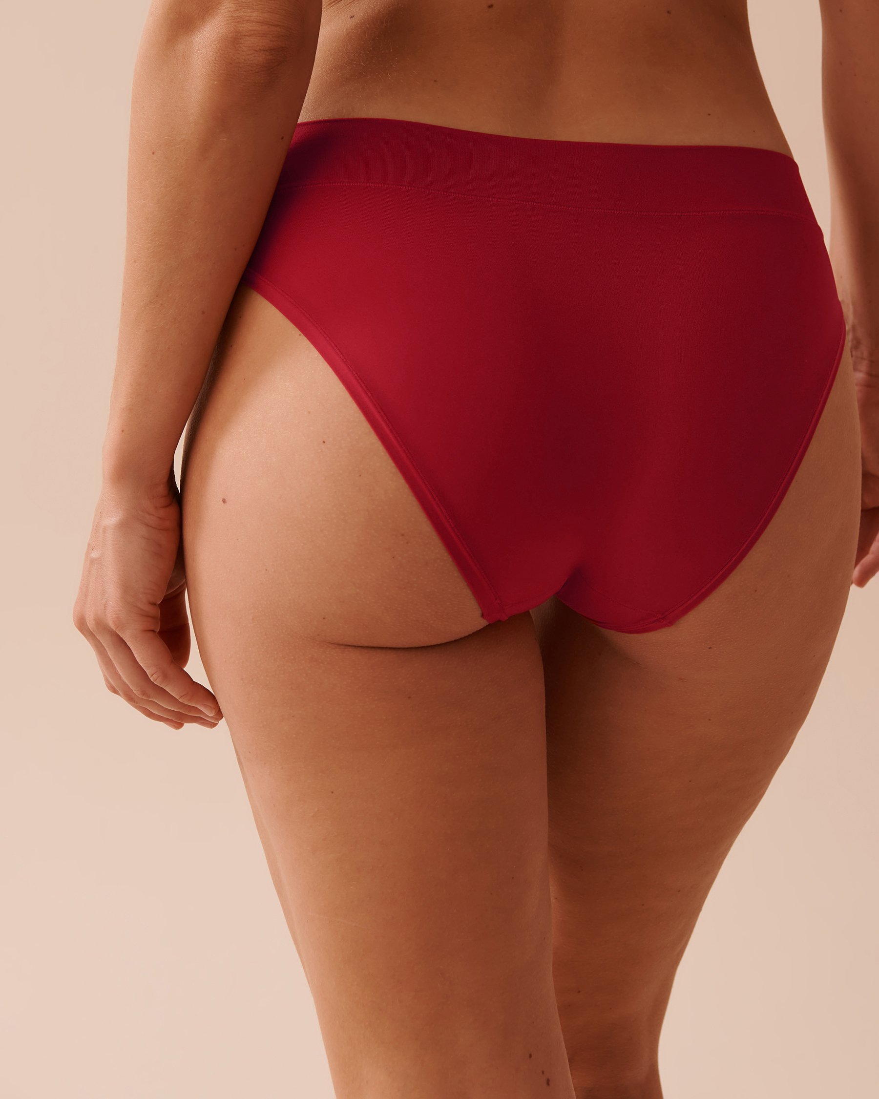 LA VIE EN ROSE Perfect Fit Bikini Panty Candy Cane Red 20200555 - View2