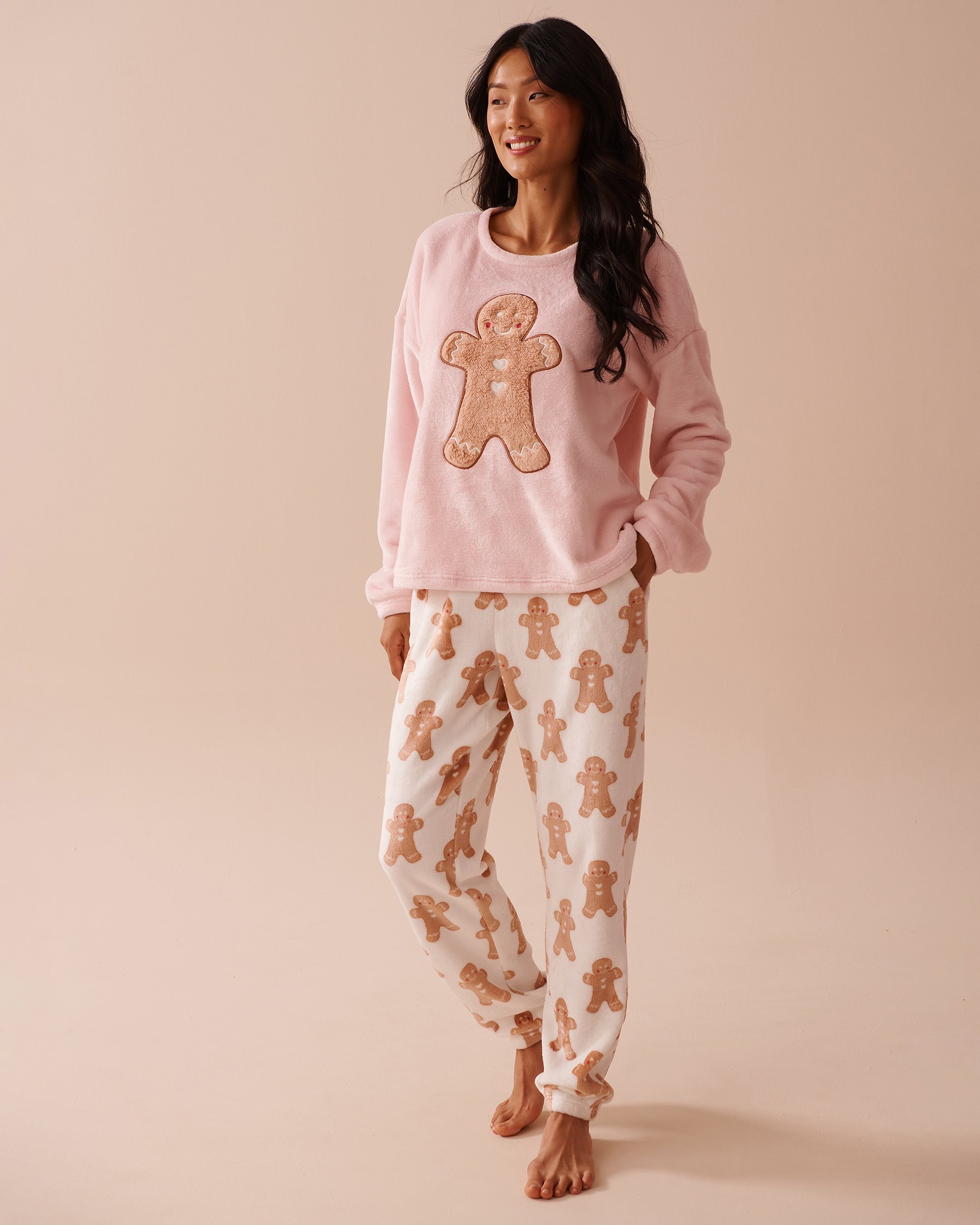 LA VIE EN ROSE Gingerbread Print Soft Plush PJ Set Gingerbread/Pink & White 40400077 - View4