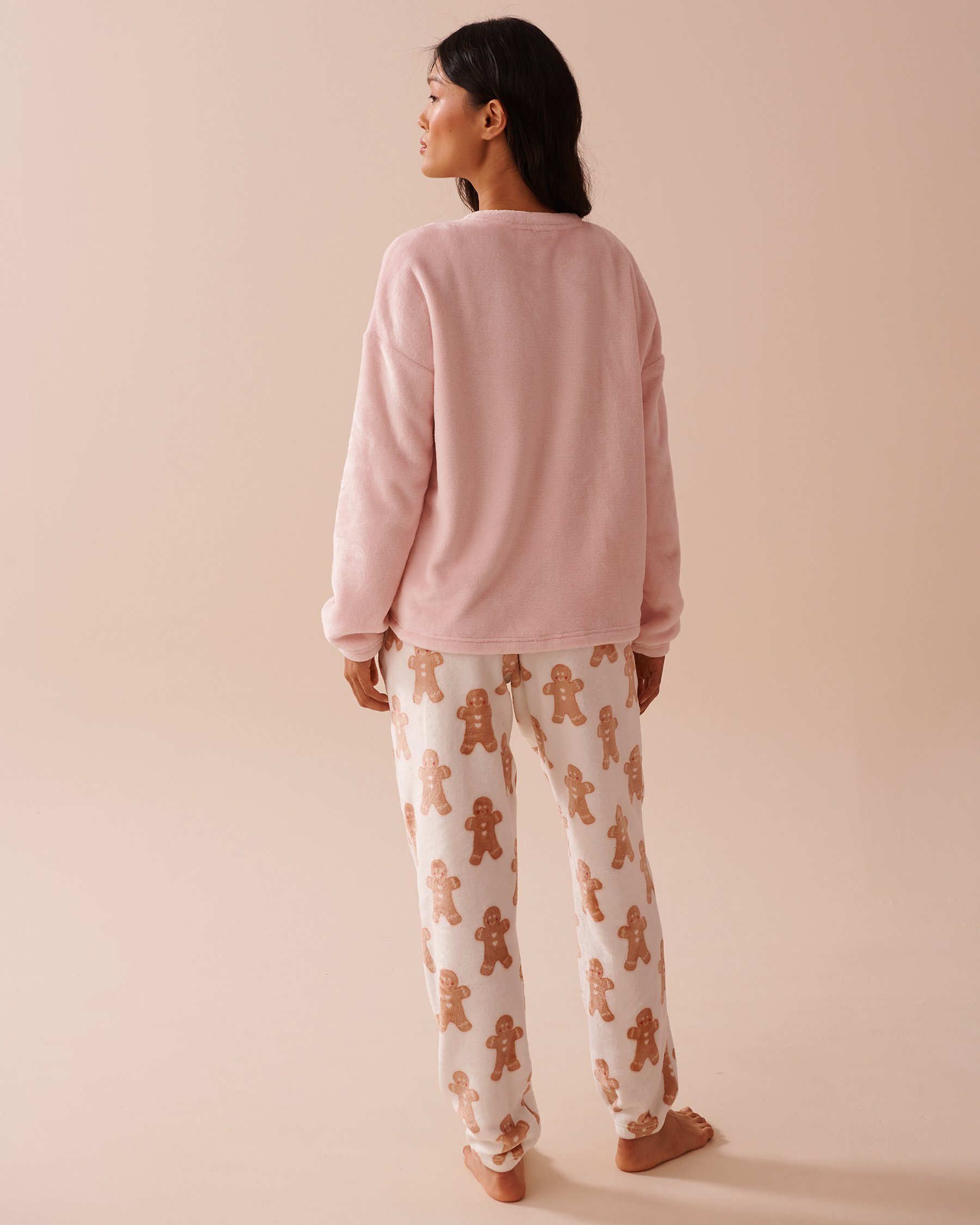 LA VIE EN ROSE Gingerbread Print Soft Plush PJ Set Gingerbread/Pink & White 40400077 - View3
