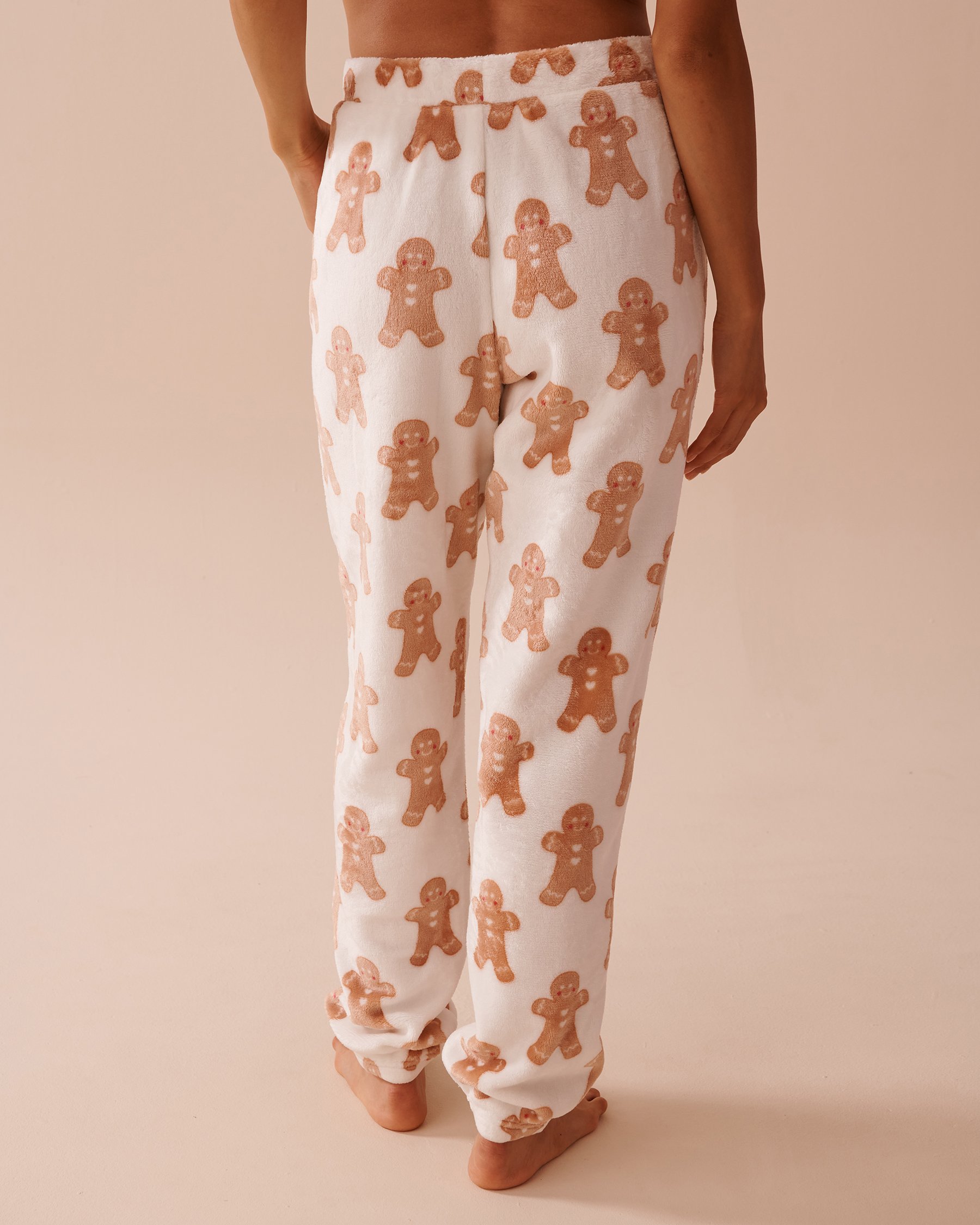 LA VIE EN ROSE Gingerbread Print Soft Plush PJ Set Gingerbread/Pink & White 40400077 - View6