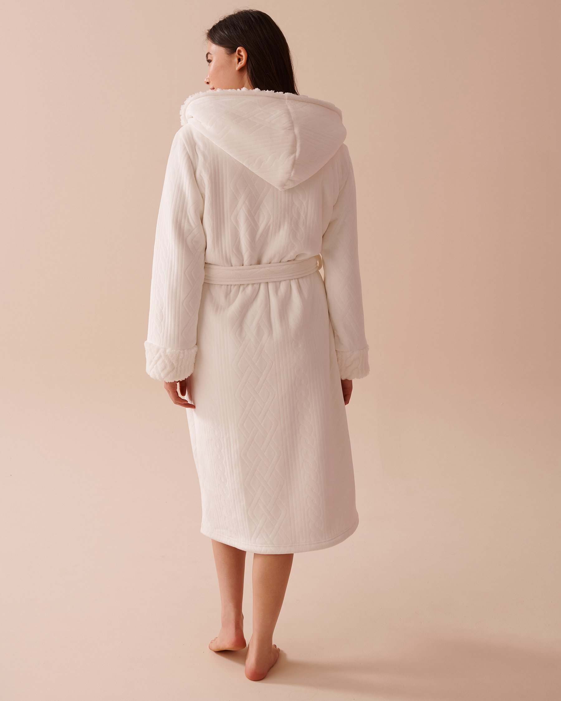 LA VIE EN ROSE Luxurious Hooded Robe Snow White 40600187 - View2