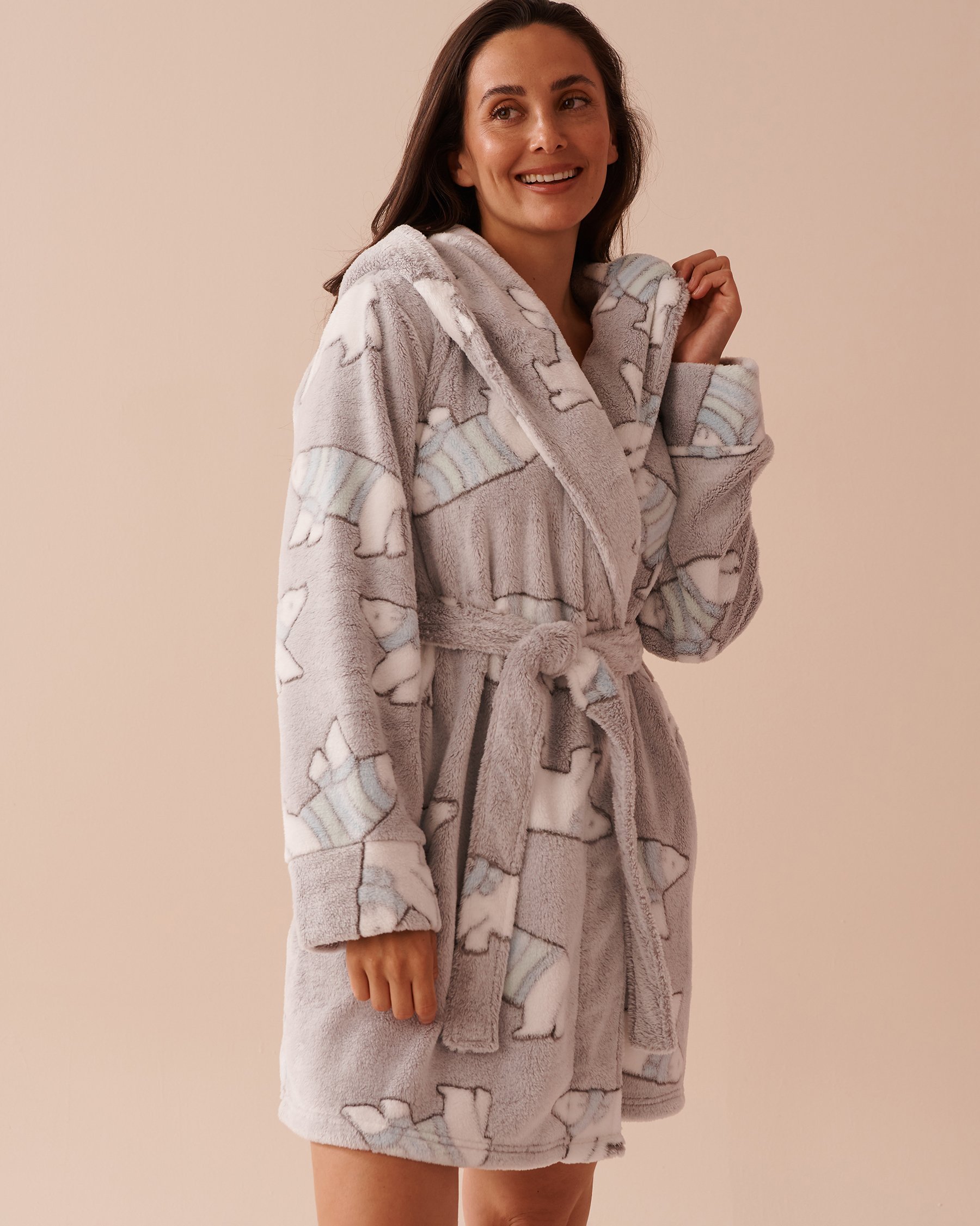 LA VIE EN ROSE Polar Bear Print Soft Plush Hooded Robe Polar Bear/Grey 40600194 - View1