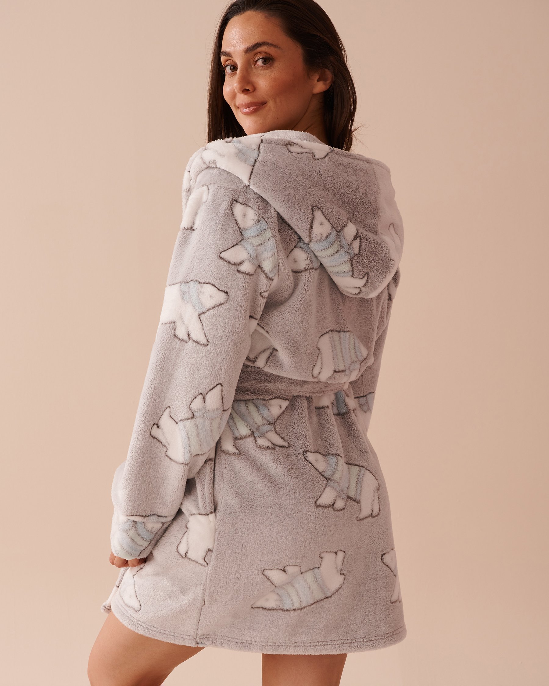 LA VIE EN ROSE Polar Bear Print Soft Plush Hooded Robe Polar Bear/Grey 40600194 - View3