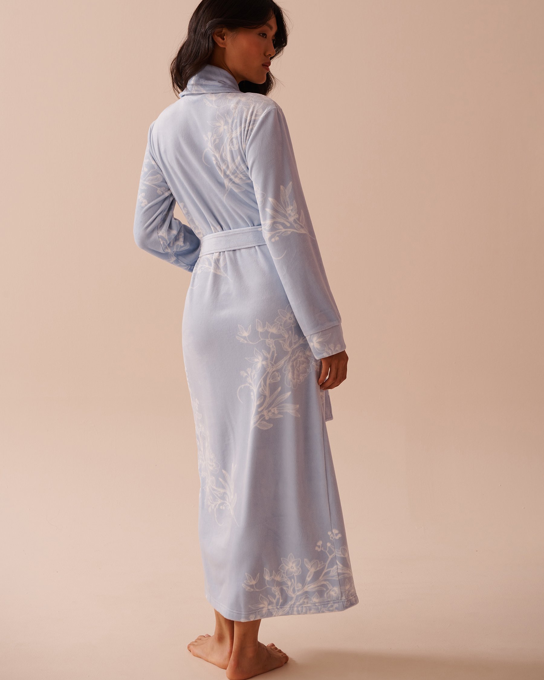 LA VIE EN ROSE Velvety Softness Long Robe Icy Blue Garden 40600196 - View2