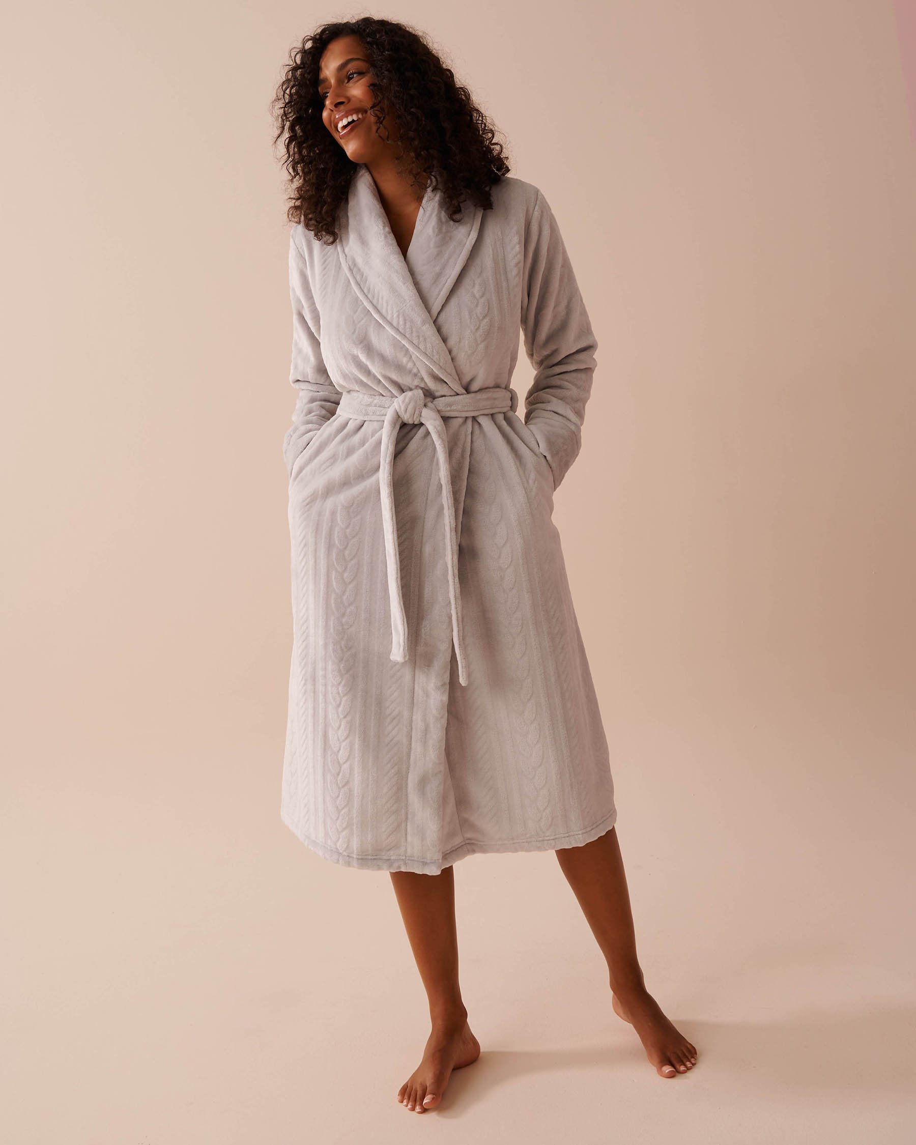 LA VIE EN ROSE Robe de chambre à effet tricoté en fibres recyclées Gris 40600198 - Voir1