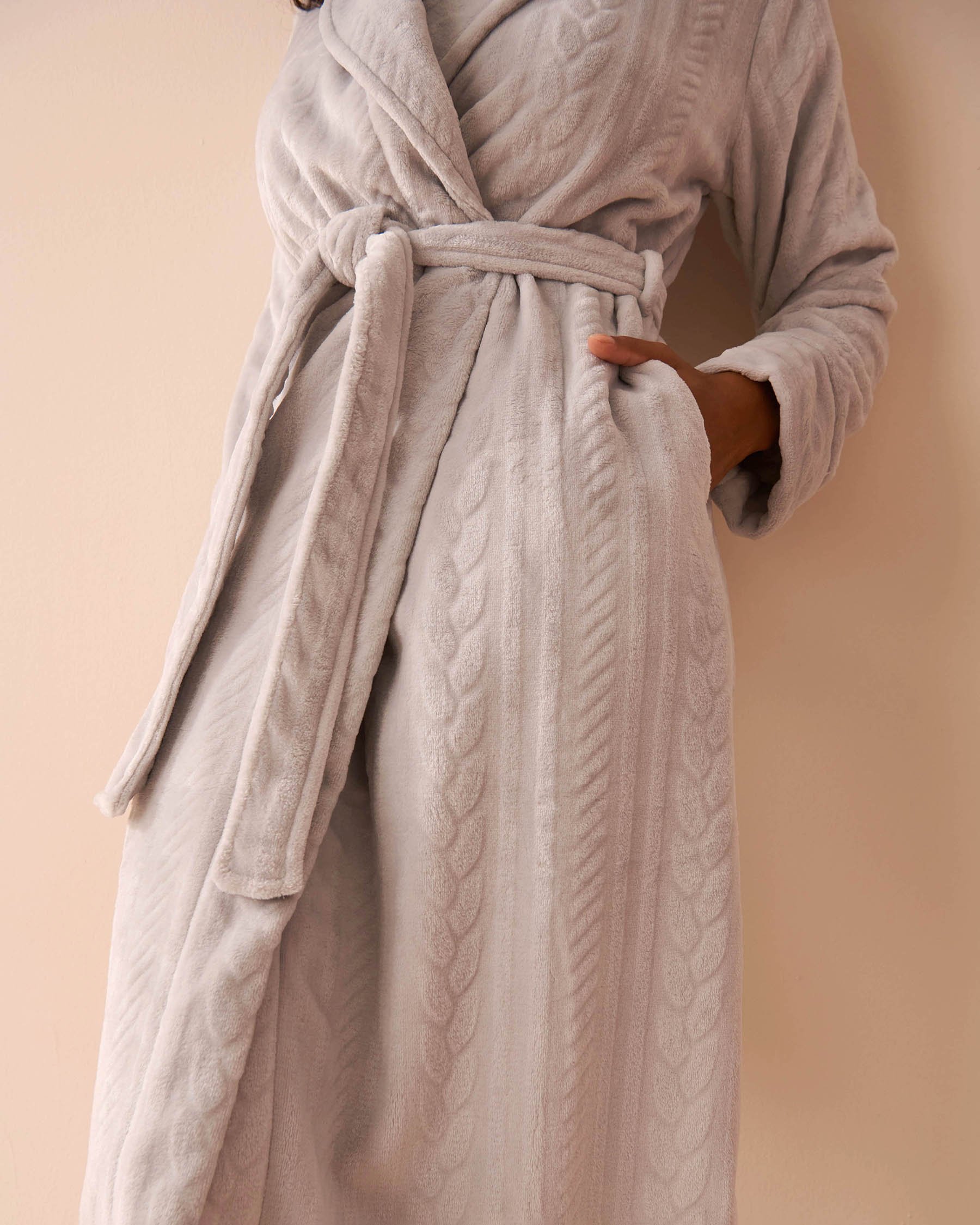 LA VIE EN ROSE Robe de chambre à effet tricoté en fibres recyclées Gris 40600198 - Voir3