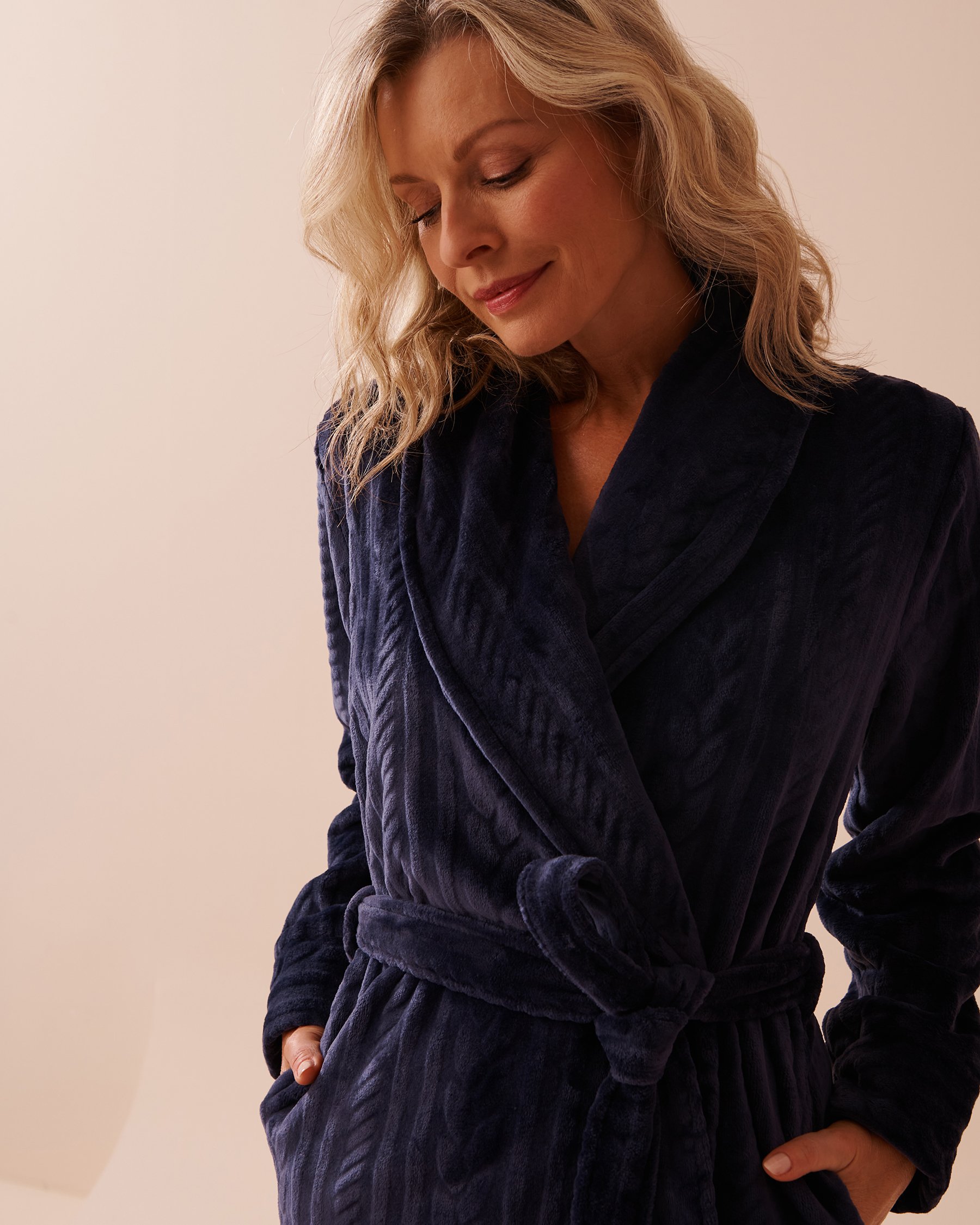 LA VIE EN ROSE Recycled Fibers Cable Knit Robe Navy Blue 40600198 - View3