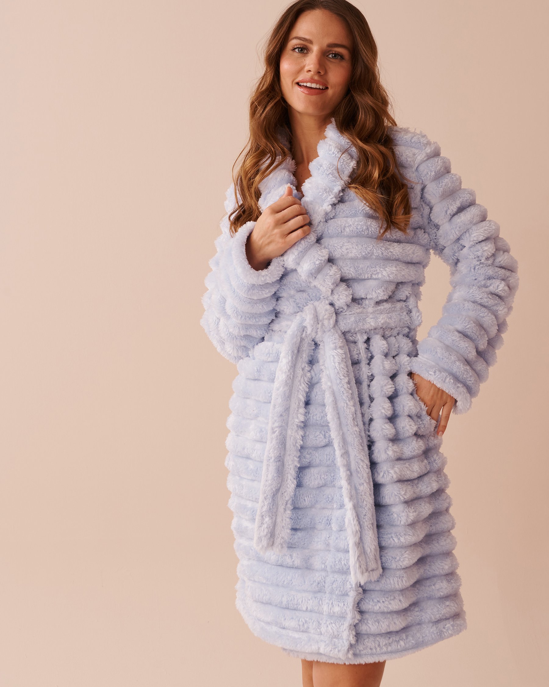 LA VIE EN ROSE Textured Stripe Soft Plush Robe Icy Blue 40600199 - View1